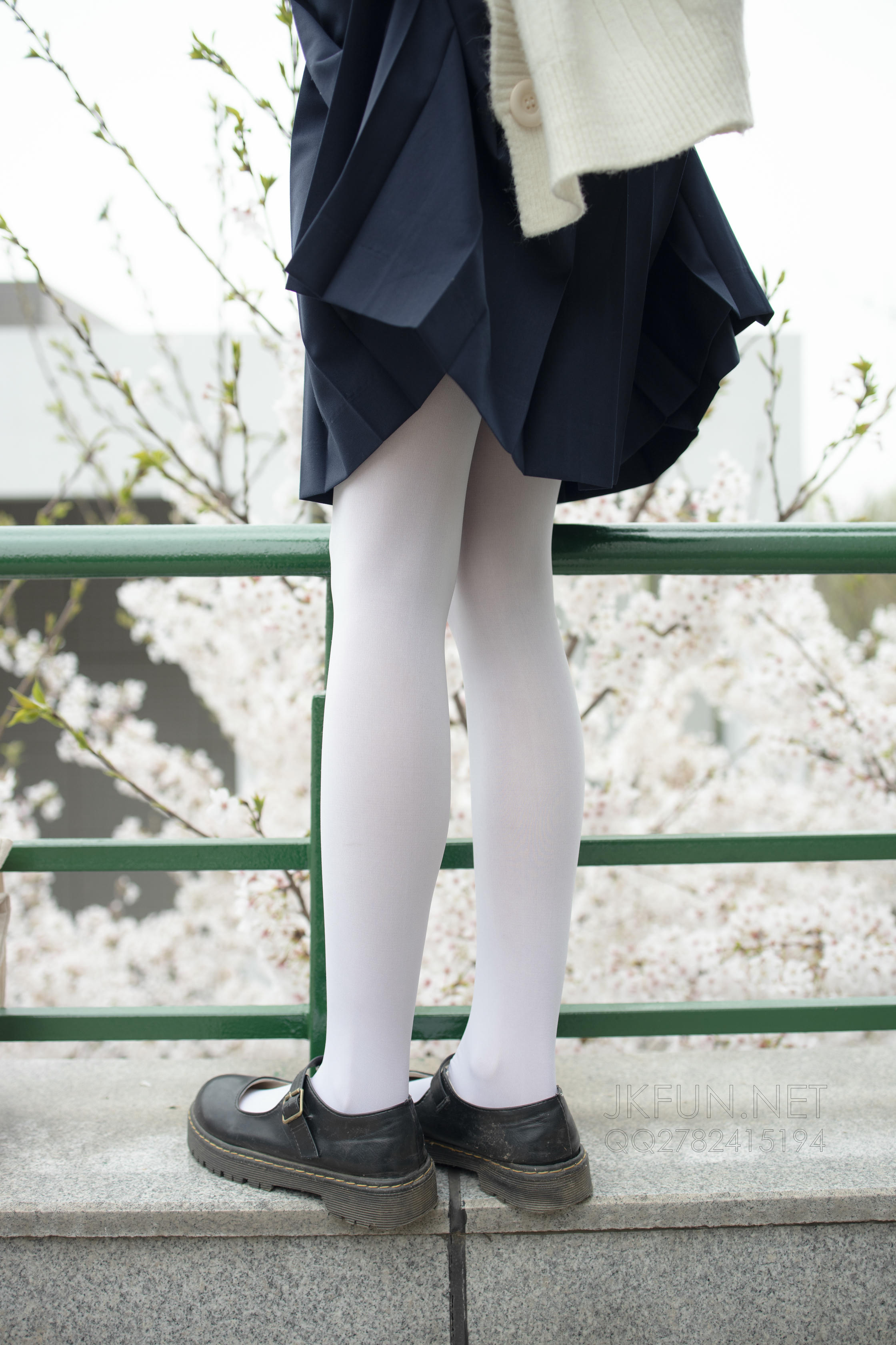 森萝财团 JKFUN-001 甜米 纯纯的白丝学妹 [127P1V-2.61GB]_第3集
