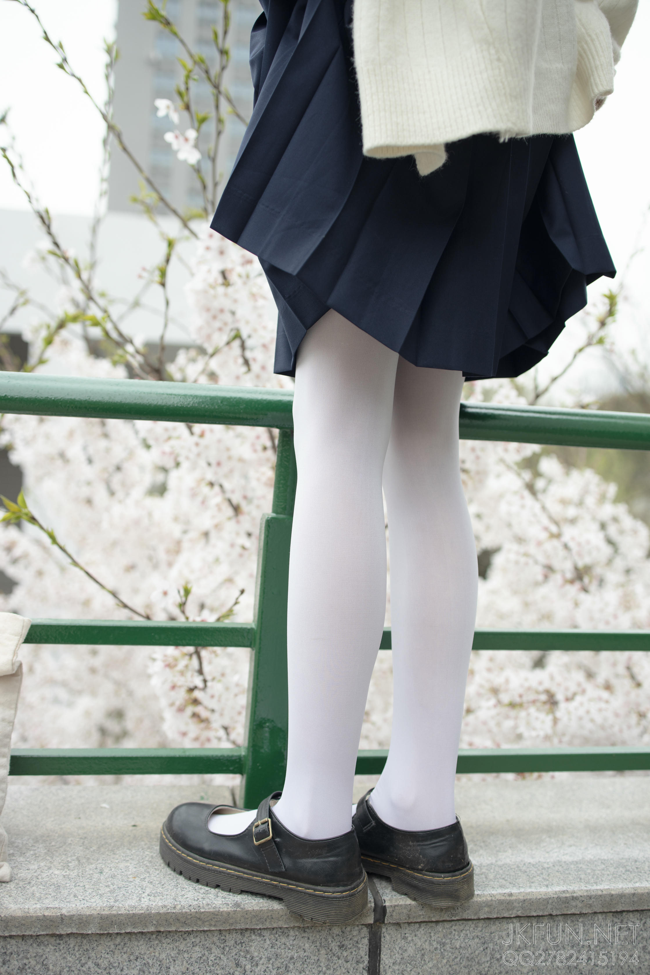 森萝财团 JKFUN-001 甜米 纯纯的白丝学妹 [127P1V-2.61GB]_第3集