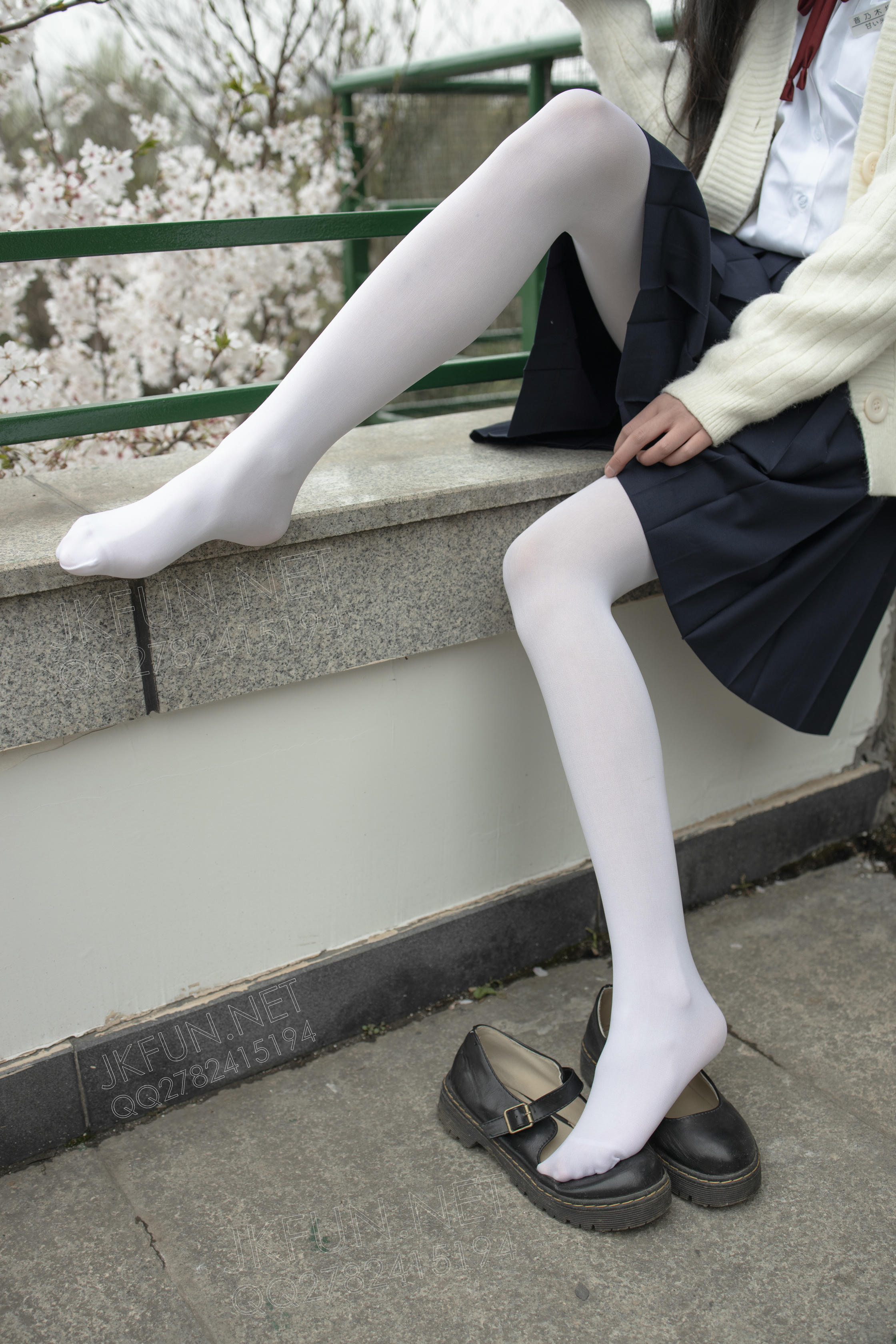 森萝财团 JKFUN-001 甜米 纯纯的白丝学妹 [127P1V-2.61GB]_第4集