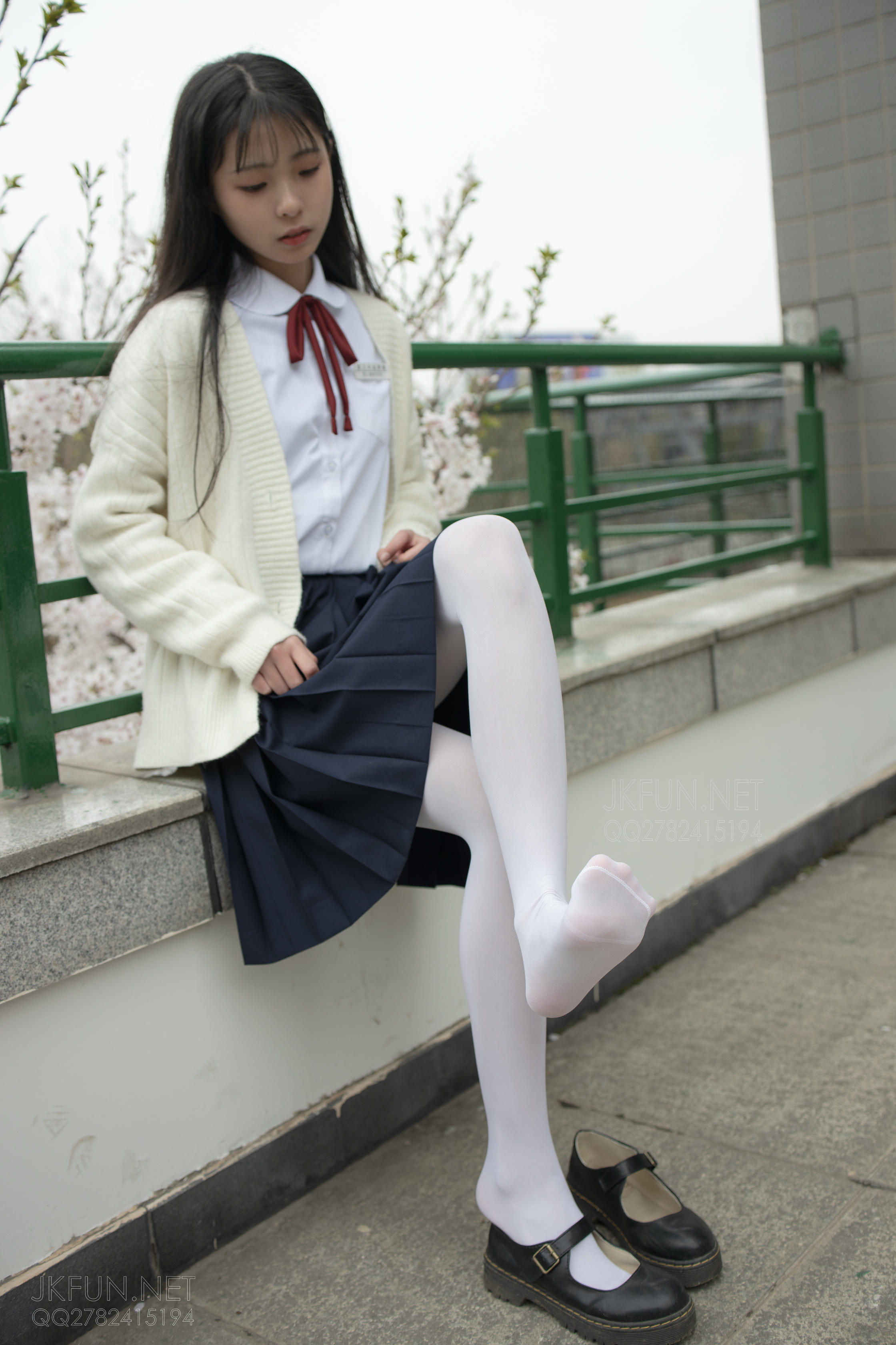 森萝财团 JKFUN-001 甜米 纯纯的白丝学妹 [127P1V-2.61GB]_第4集