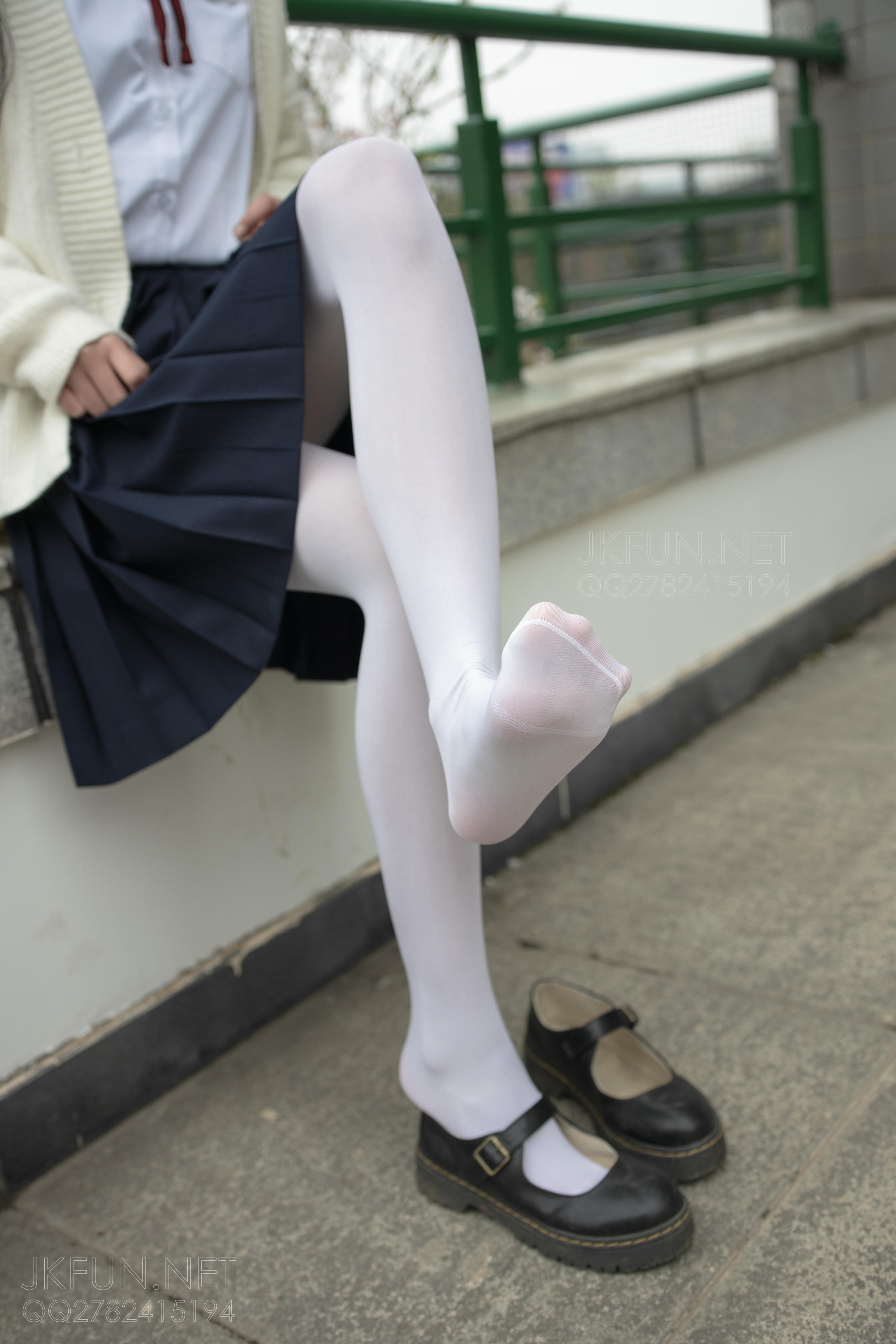 森萝财团 JKFUN-001 甜米 纯纯的白丝学妹 [127P1V-2.61GB]_第4集