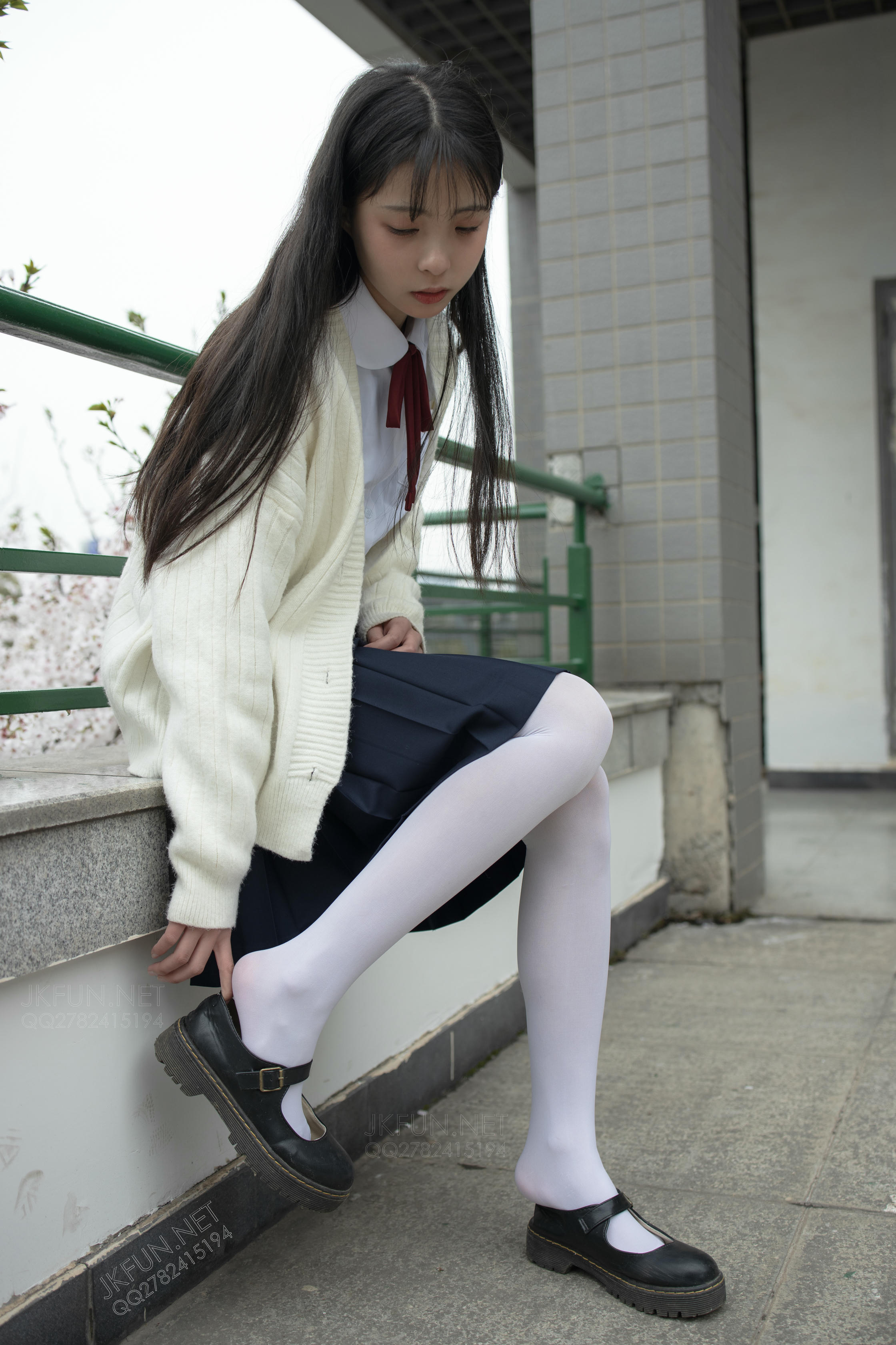 森萝财团 JKFUN-001 甜米 纯纯的白丝学妹 [127P1V-2.61GB]_第4集