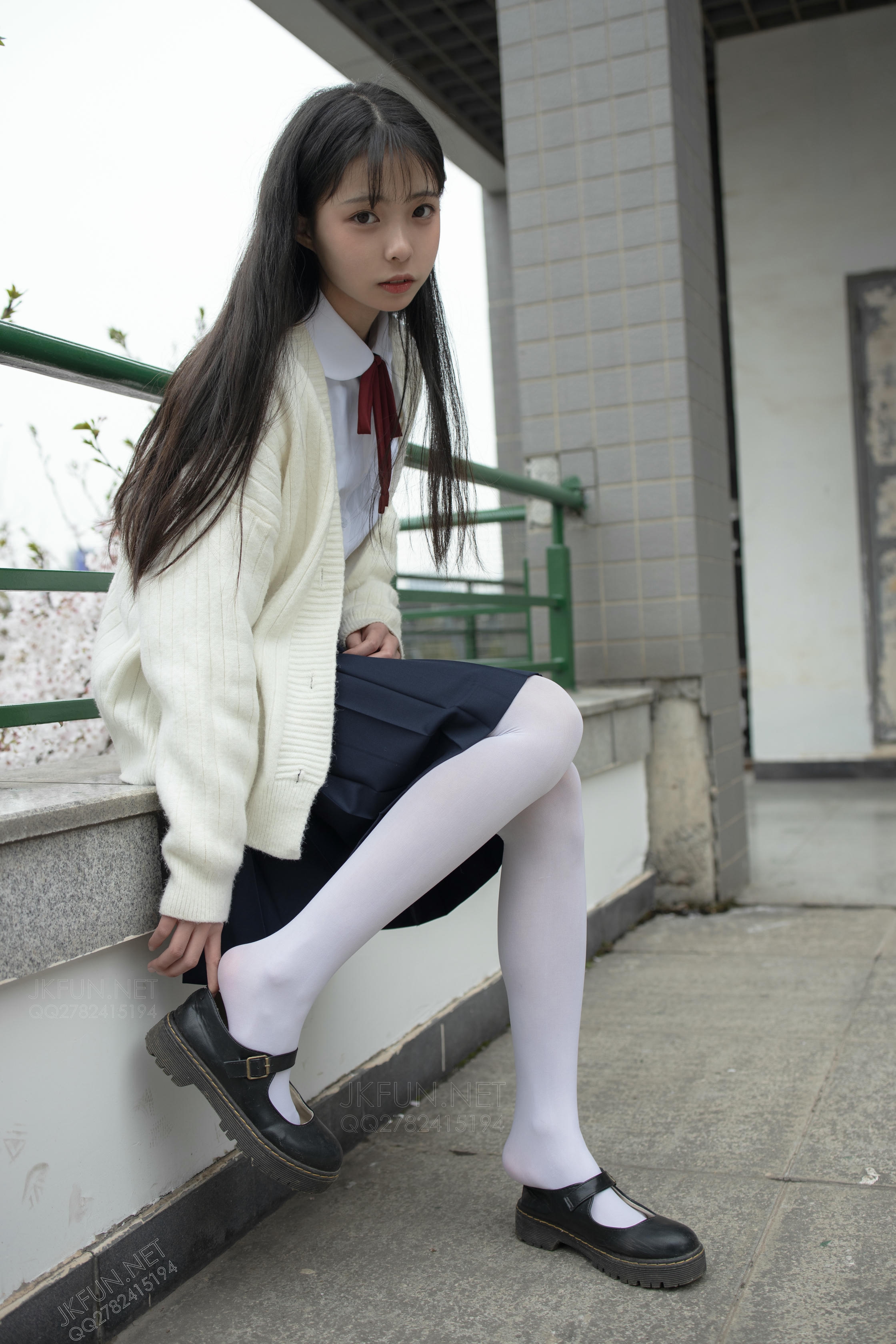 森萝财团 JKFUN-001 甜米 纯纯的白丝学妹 [127P1V-2.61GB]_第4集
