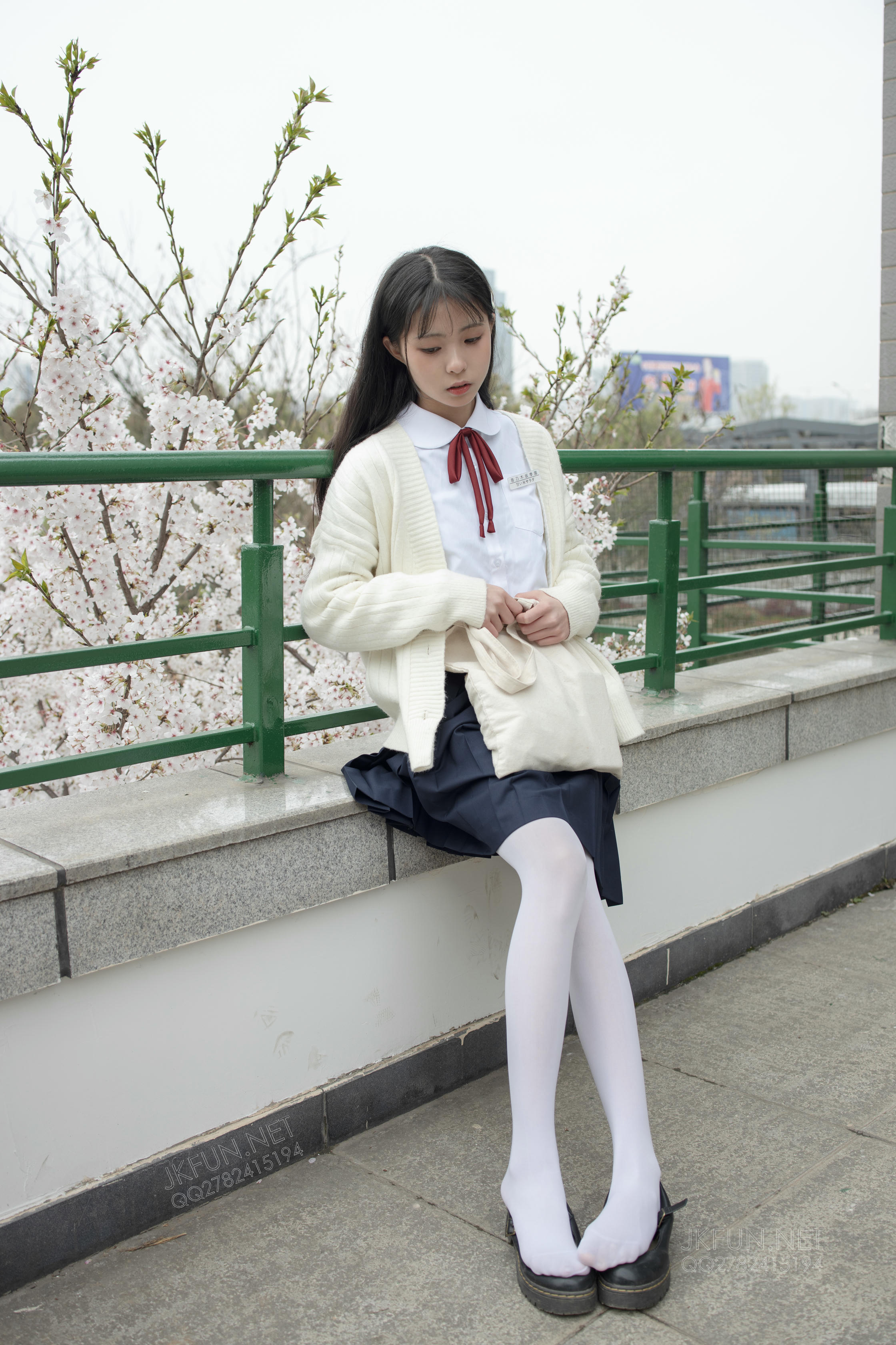 森萝财团 JKFUN-001 甜米 纯纯的白丝学妹 [127P1V-2.61GB]_第4集
