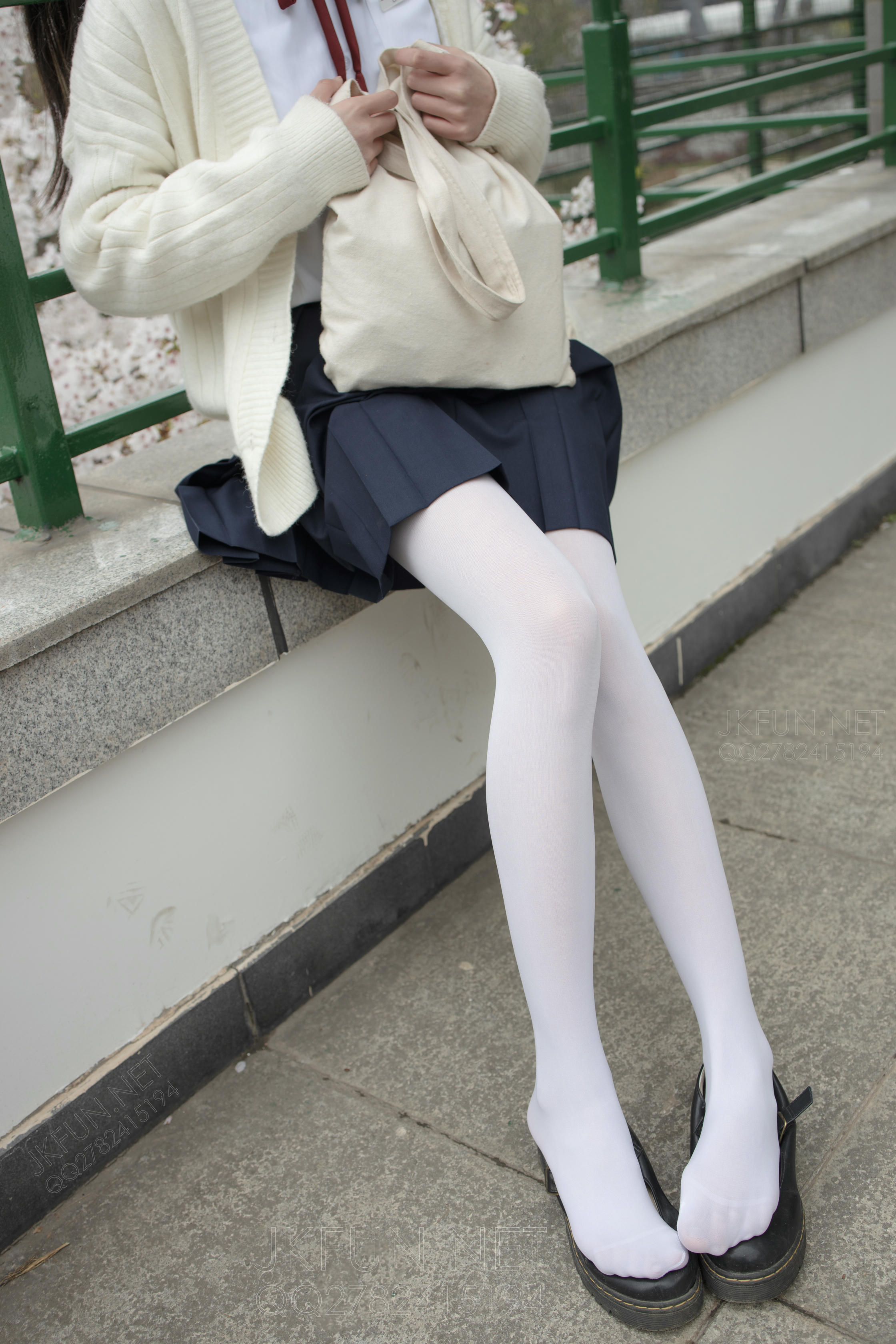 森萝财团 JKFUN-001 甜米 纯纯的白丝学妹 [127P1V-2.61GB]_第4集