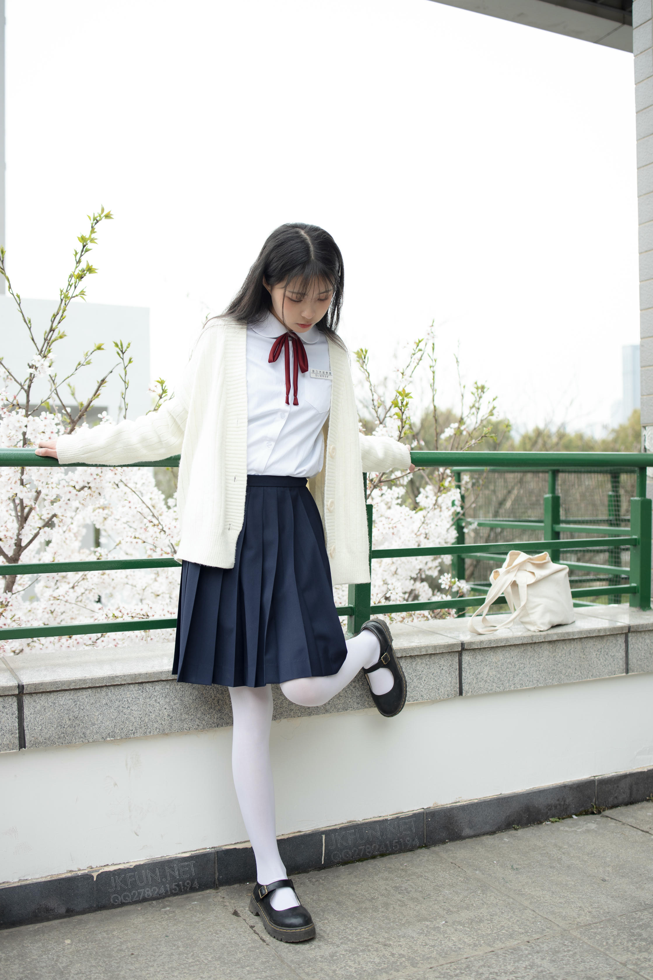 森萝财团 JKFUN-001 甜米 纯纯的白丝学妹 [127P1V-2.61GB]_第5集