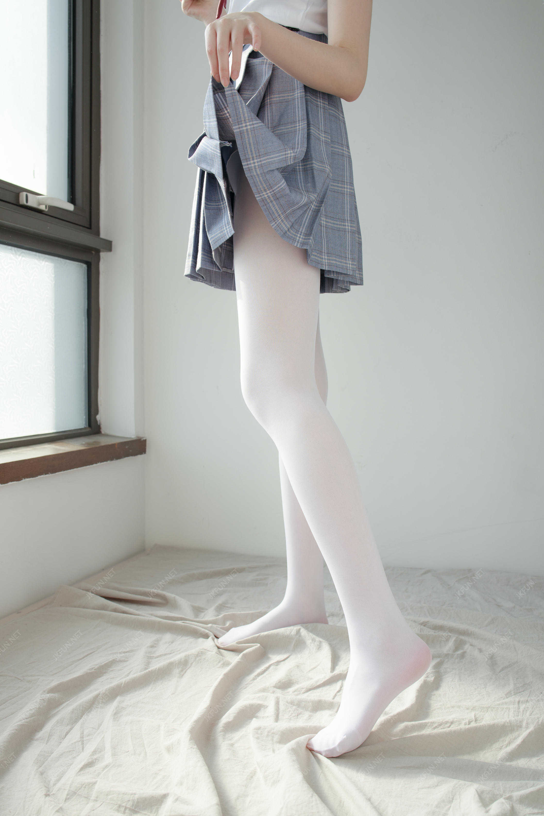 森萝财团 JKFUN-002 Aika 可爱学妹丝足 [230P1V-5.29GB]_第1集