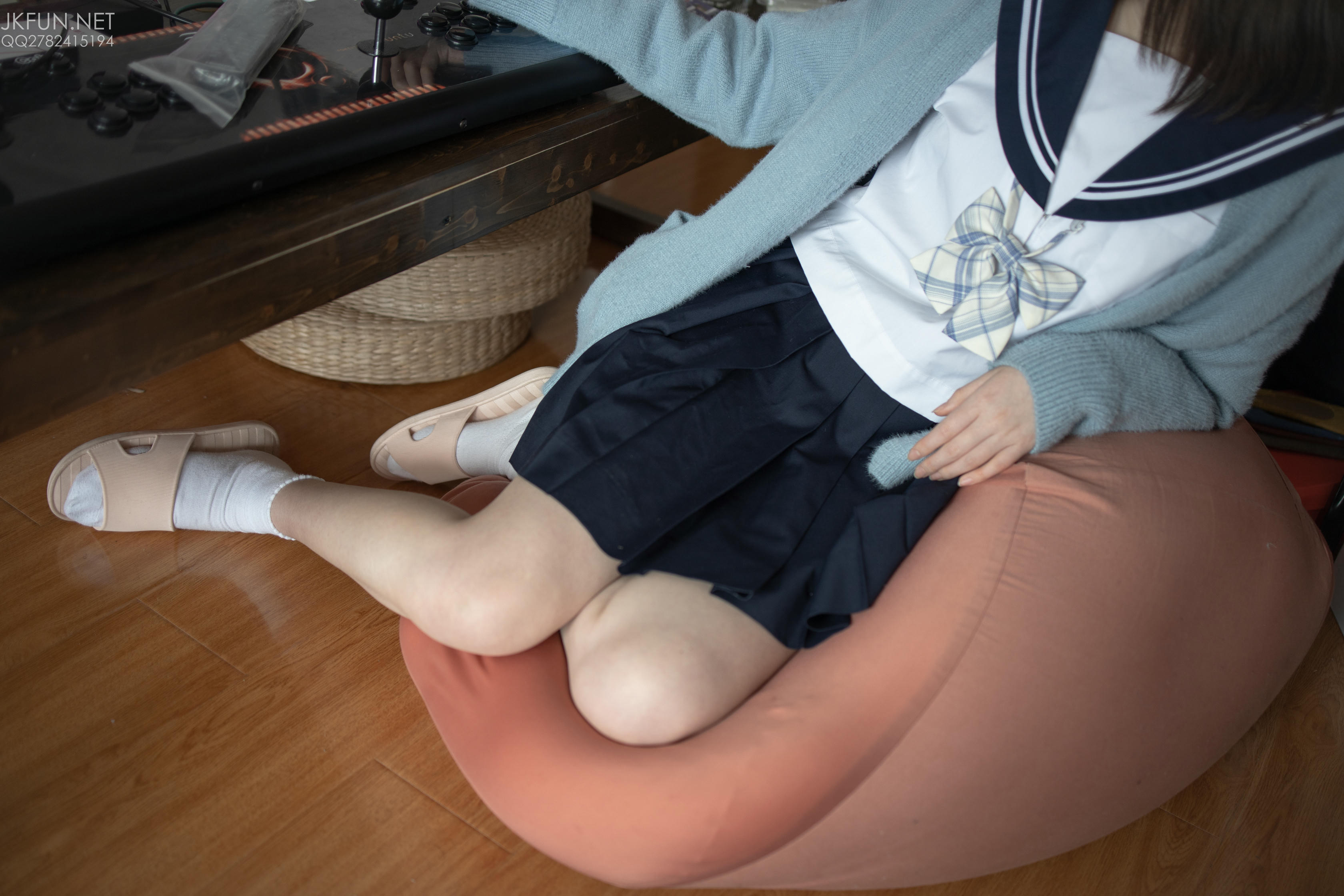 森萝财团 JKFUN-002 Aika 可爱学妹丝足 [230P1V-5.29GB]_第6集