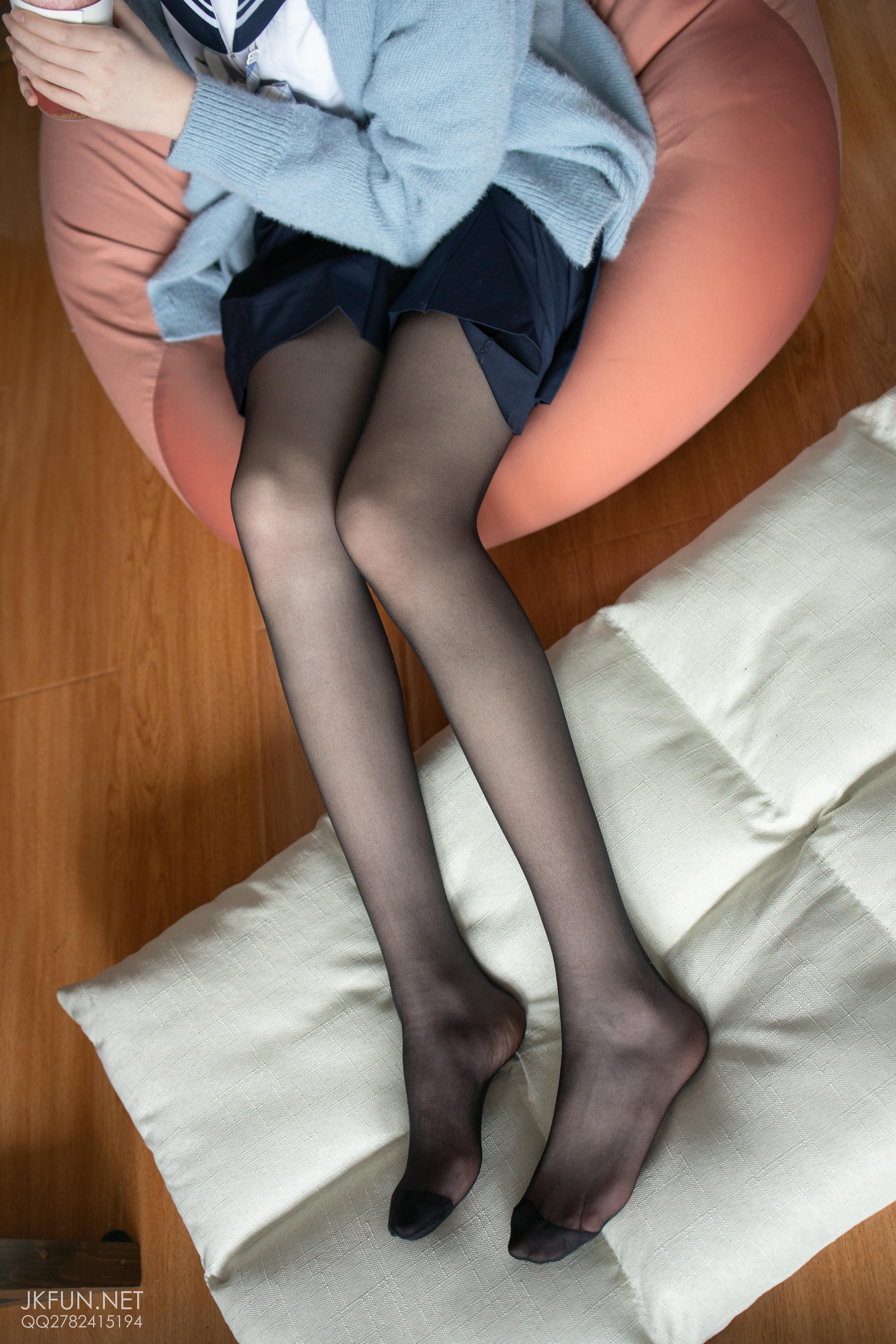 森萝财团 JKFUN-002 Aika 可爱学妹丝足 [230P1V-5.29GB]_第8集