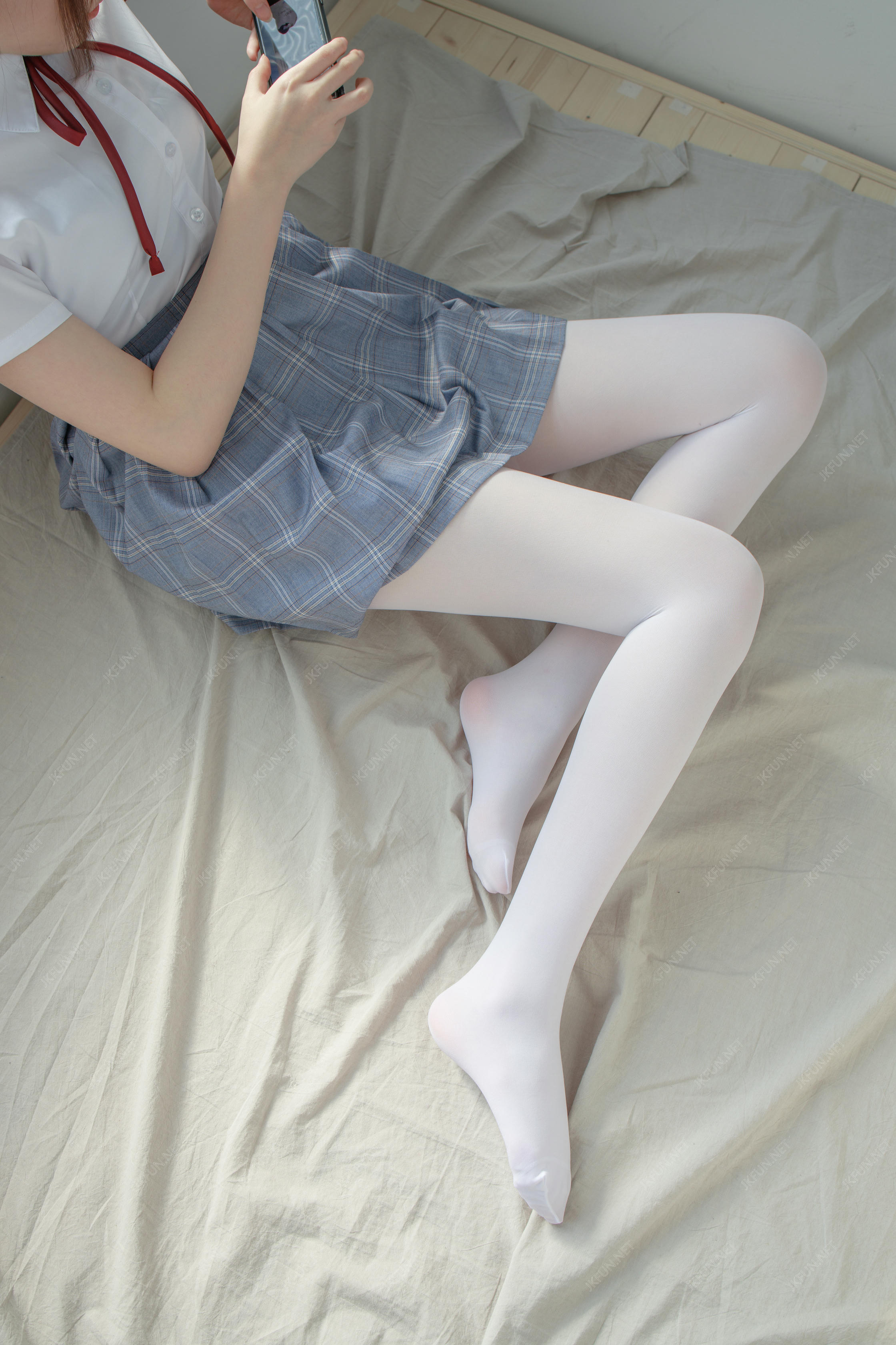 森萝财团 JKFUN-002 Aika 可爱学妹丝足 [230P1V-5.29GB]_第11集