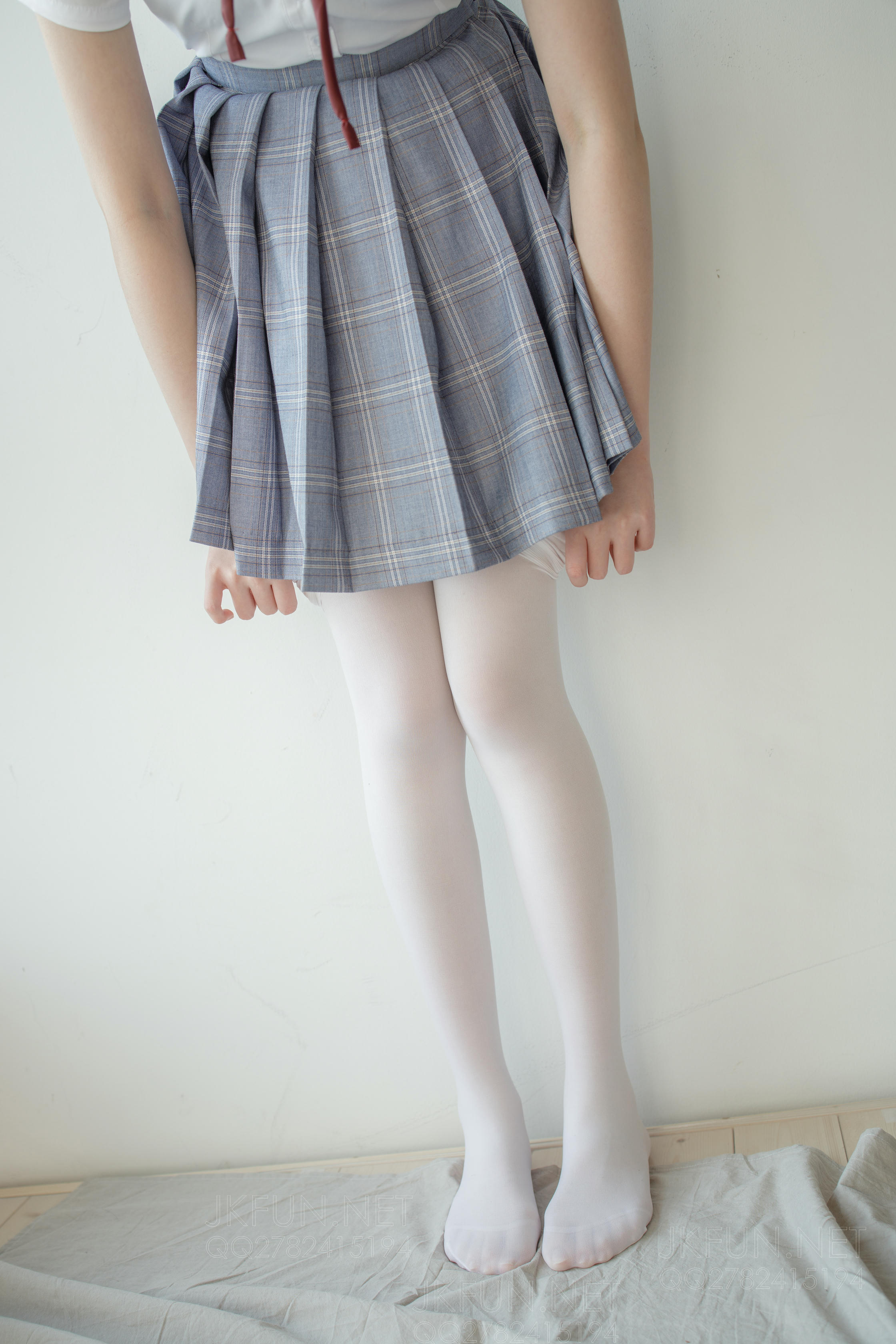 森萝财团 JKFUN-002 Aika 可爱学妹丝足 [230P1V-5.29GB]_第4集