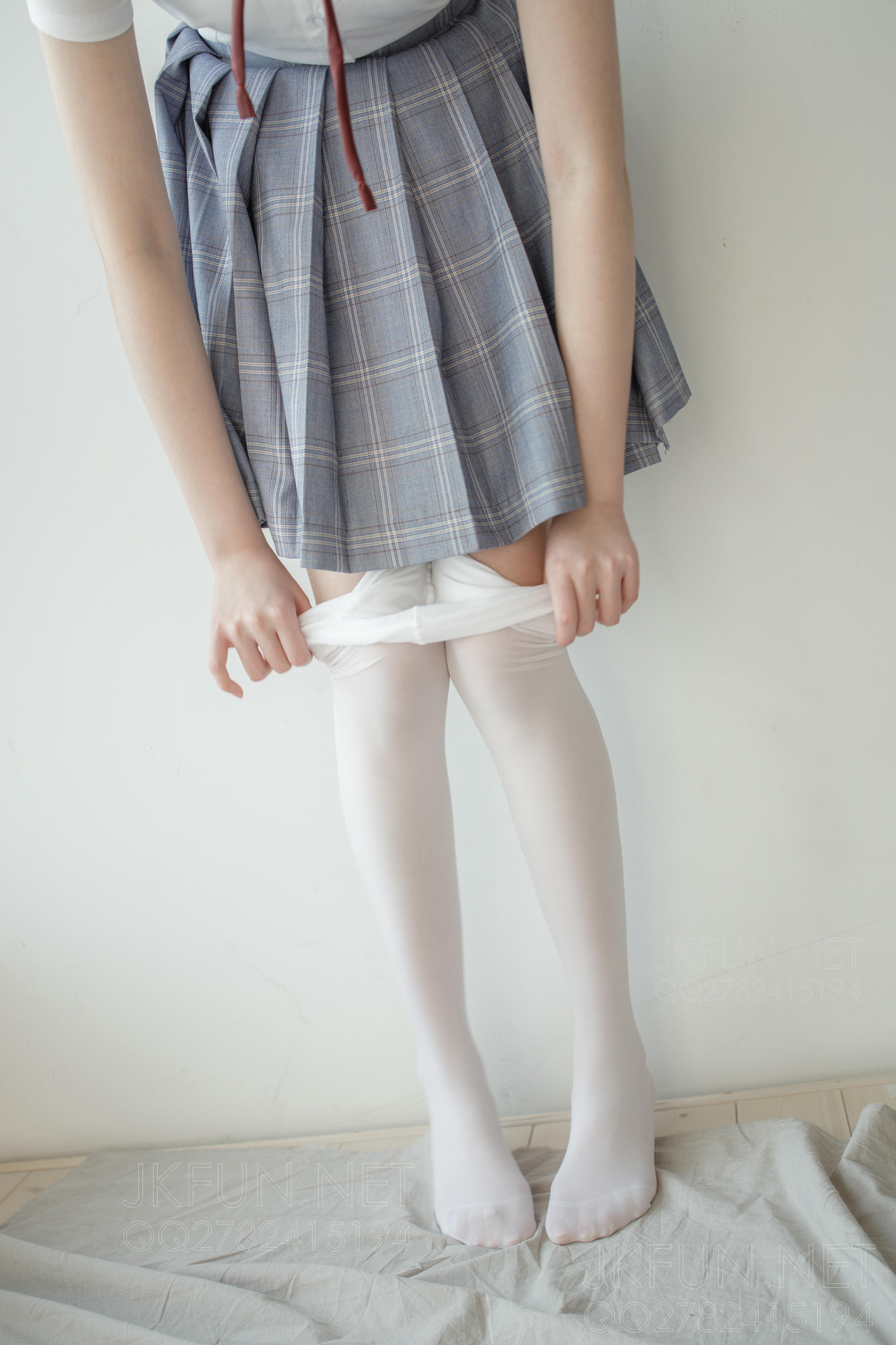 森萝财团 JKFUN-002 Aika 可爱学妹丝足 [230P1V-5.29GB]_第4集