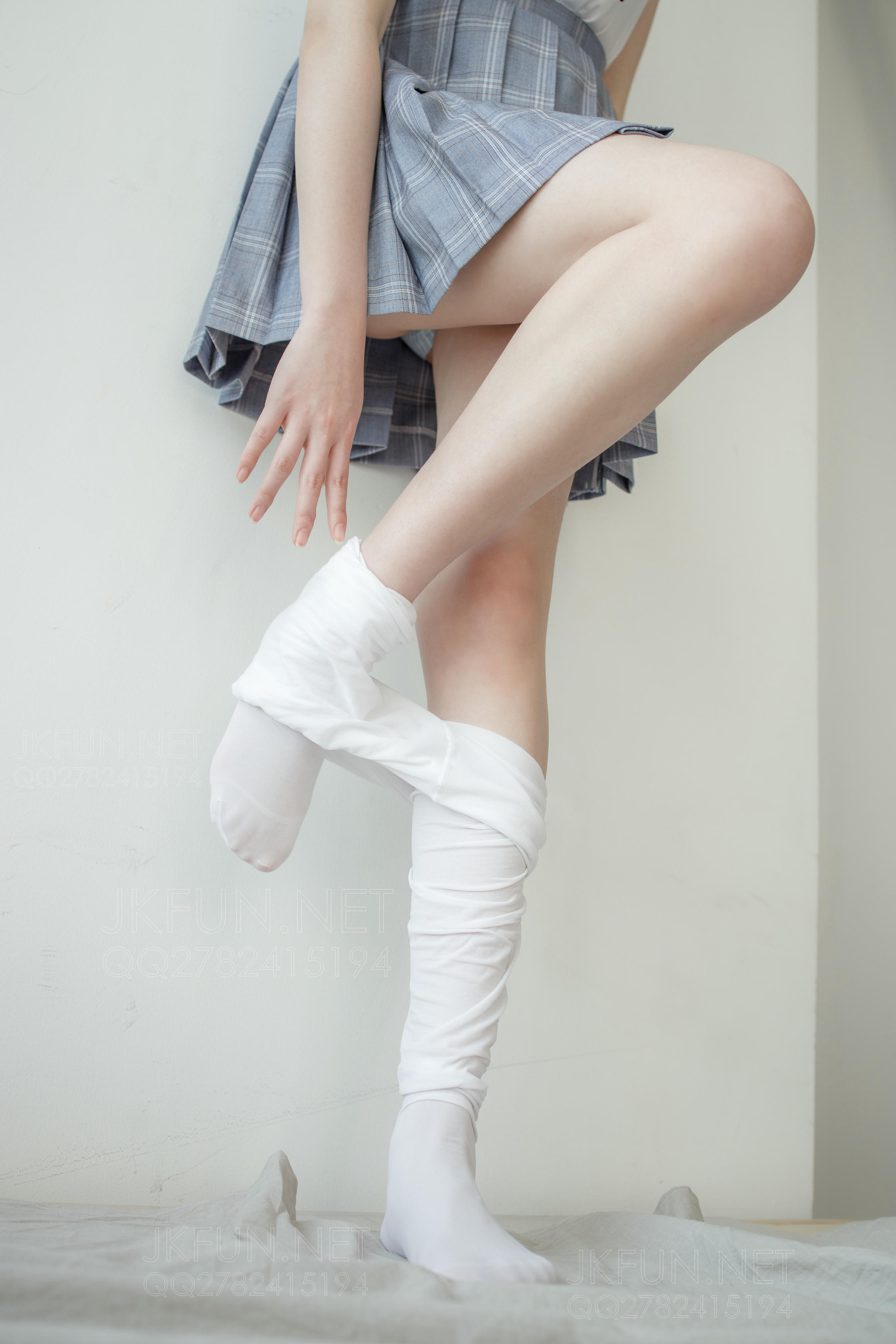 森萝财团 JKFUN-002 Aika 可爱学妹丝足 [230P1V-5.29GB]_第4集