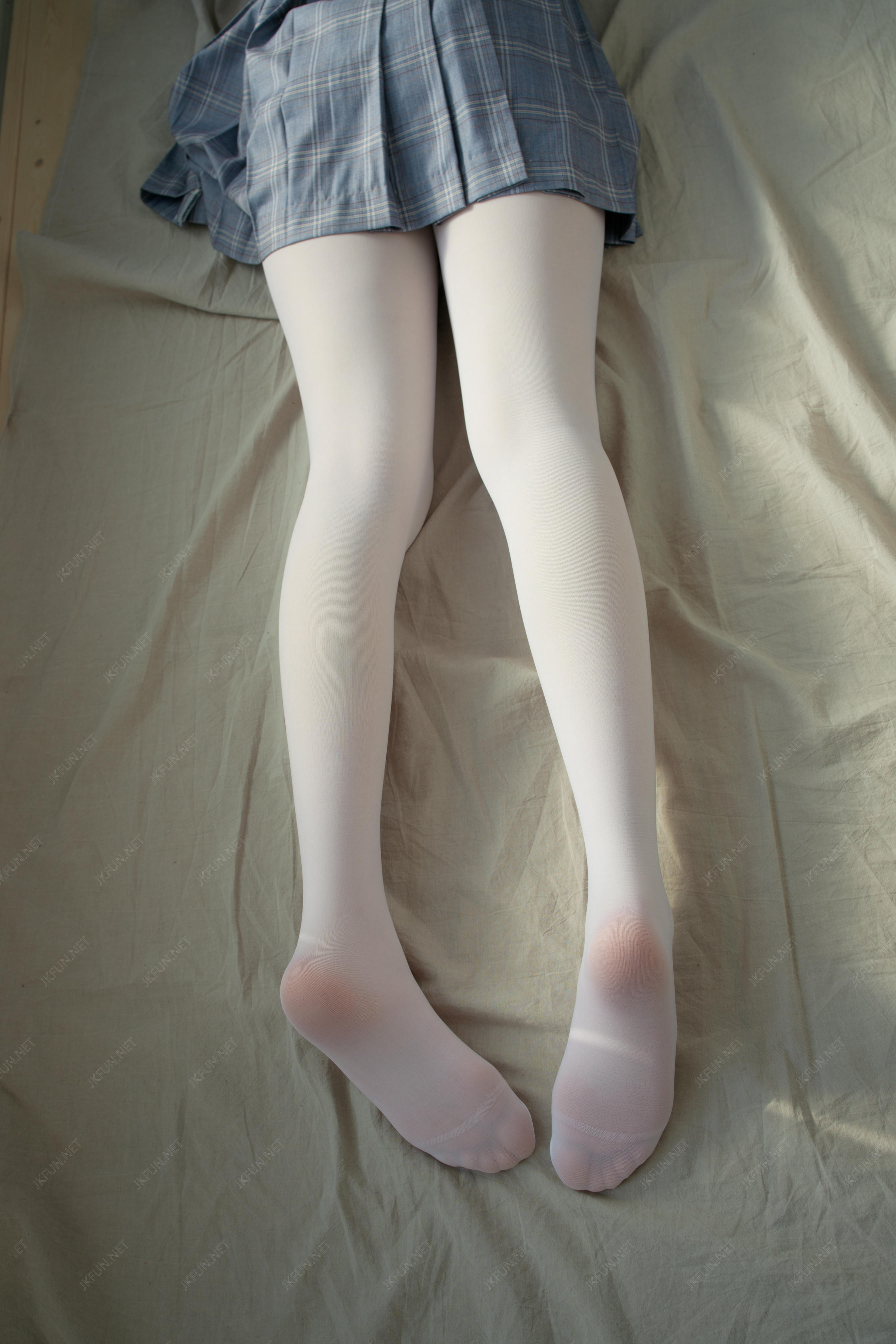 森萝财团 JKFUN-002 Aika 可爱学妹丝足 [230P1V-5.29GB]_第1集
