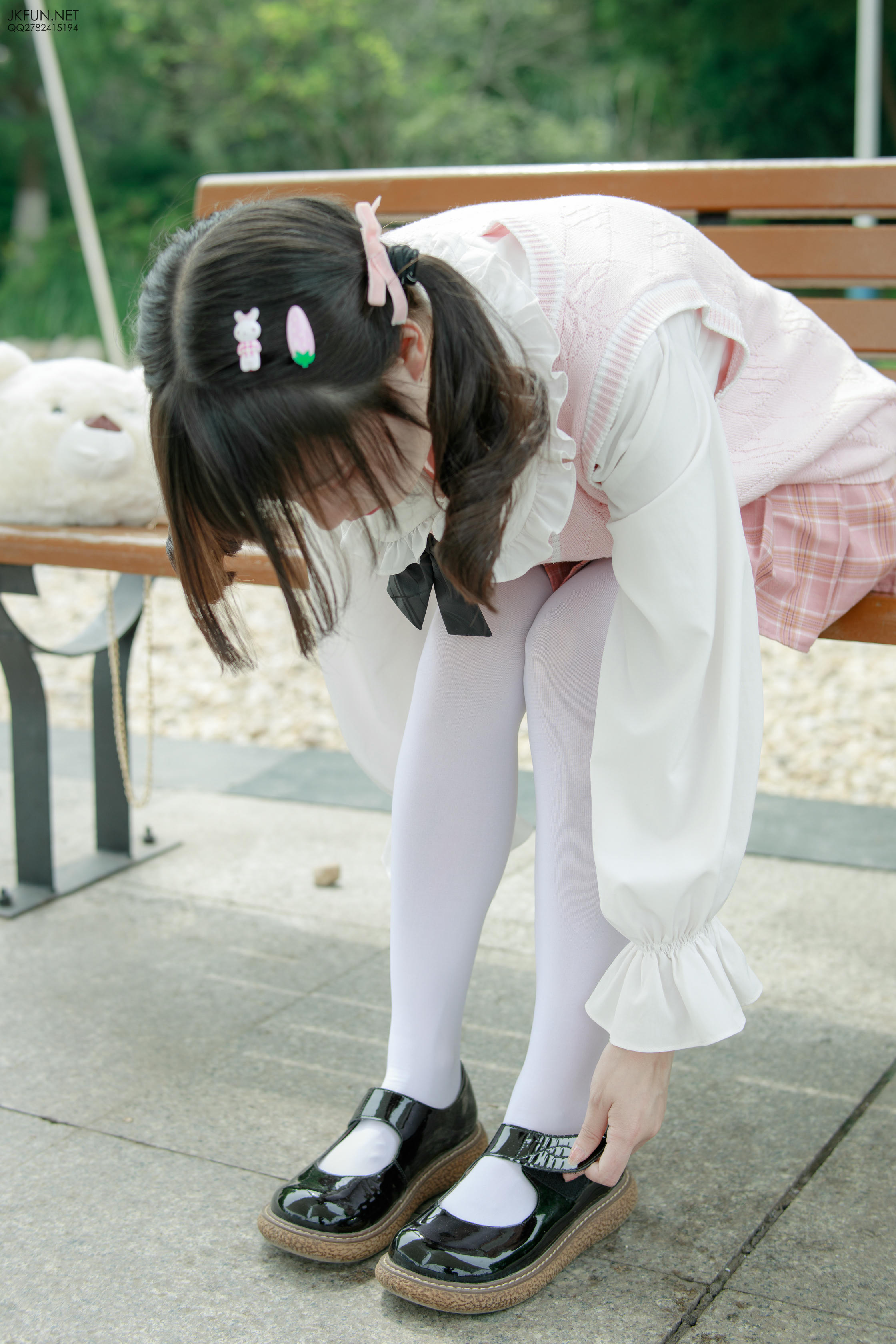 森萝财团 JKFUN-007 默陌 80D白丝 [126P1V-2.71GB]_第2集
