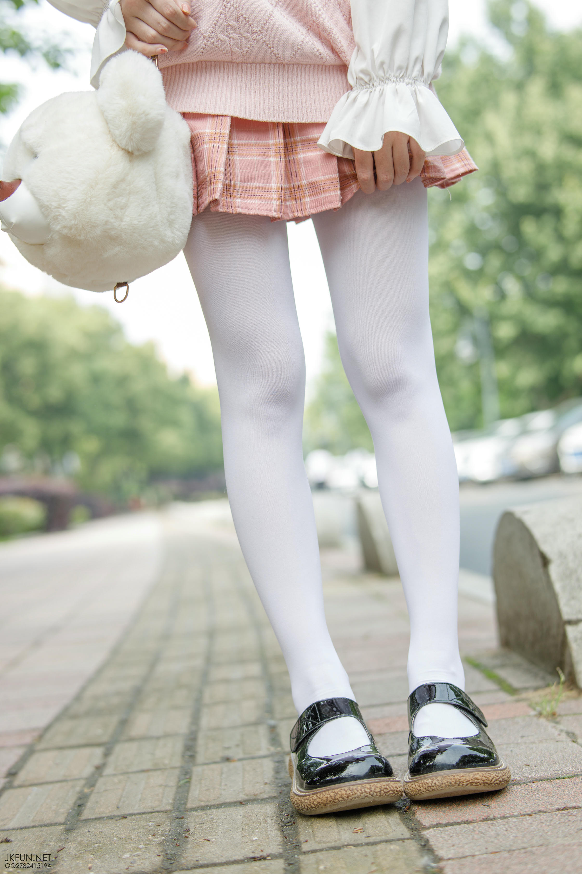 森萝财团 JKFUN-007 默陌 80D白丝 [126P1V-2.71GB]_第3集