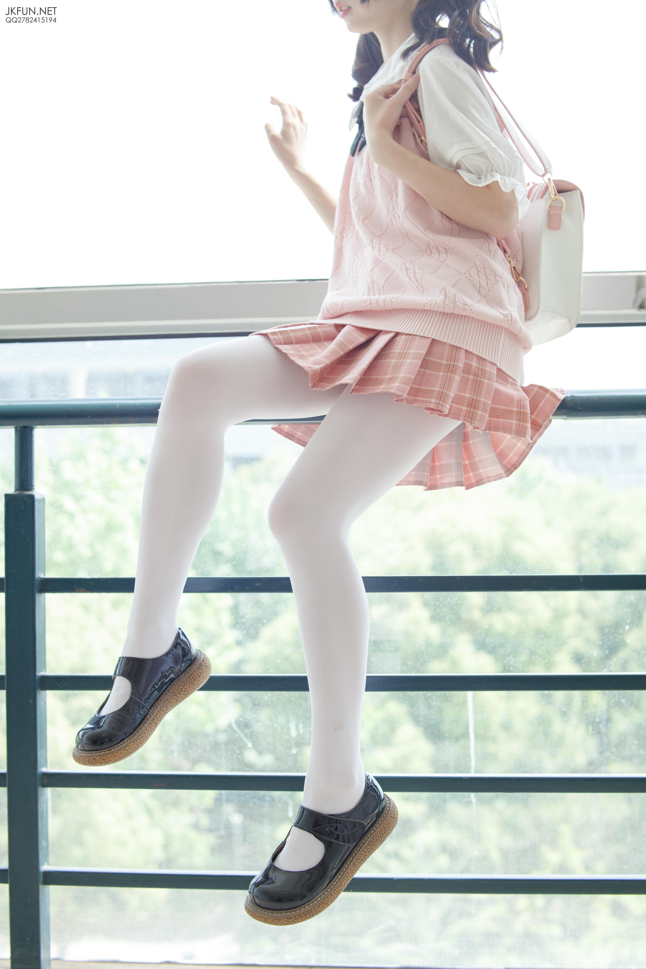 森萝财团 JKFUN-007 默陌 80D白丝 [126P1V-2.71GB]_第4集
