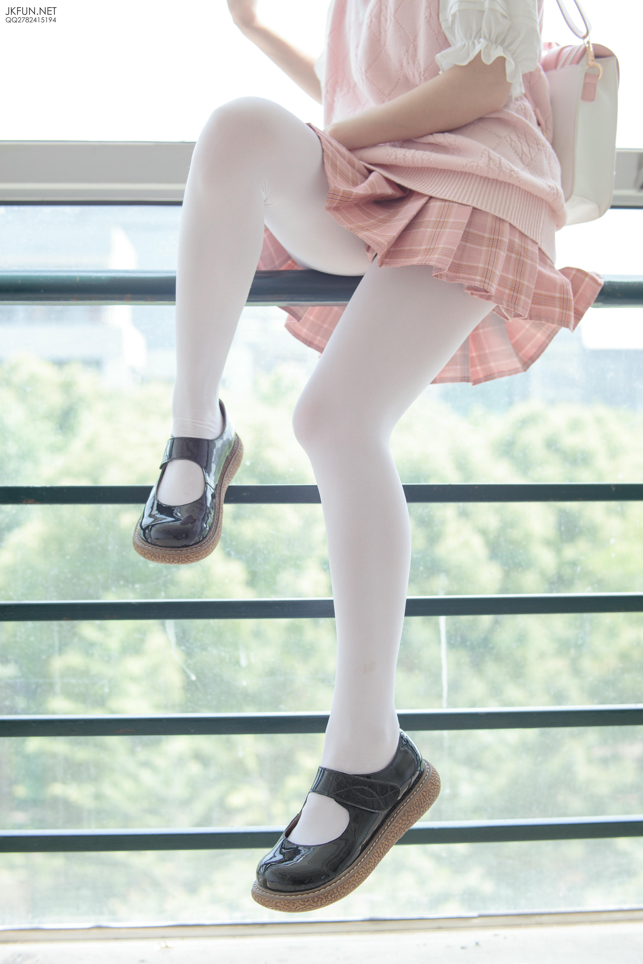 森萝财团 JKFUN-007 默陌 80D白丝 [126P1V-2.71GB]_第4集