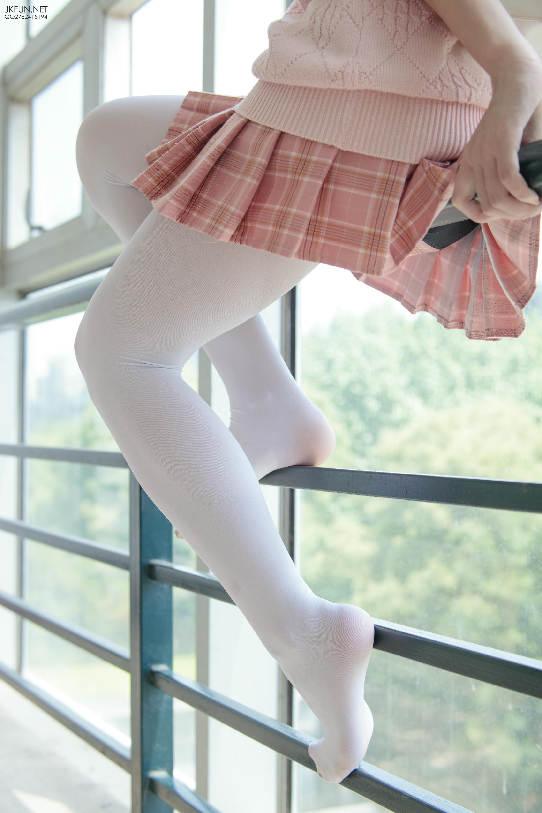 森萝财团 JKFUN-007 默陌 80D白丝 [126P1V-2.71GB]_第4集