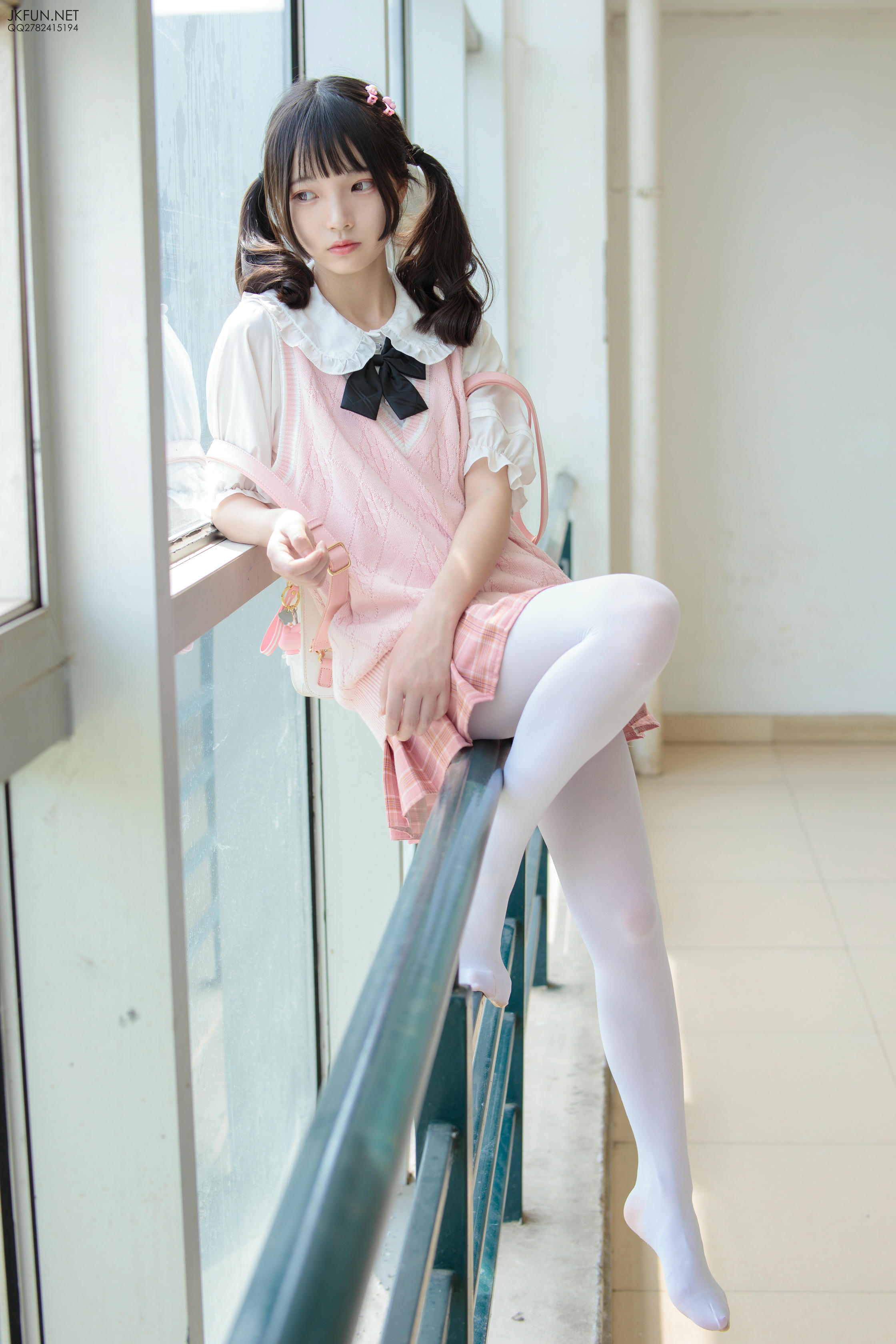 森萝财团 JKFUN-007 默陌 80D白丝 [126P1V-2.71GB]_第4集
