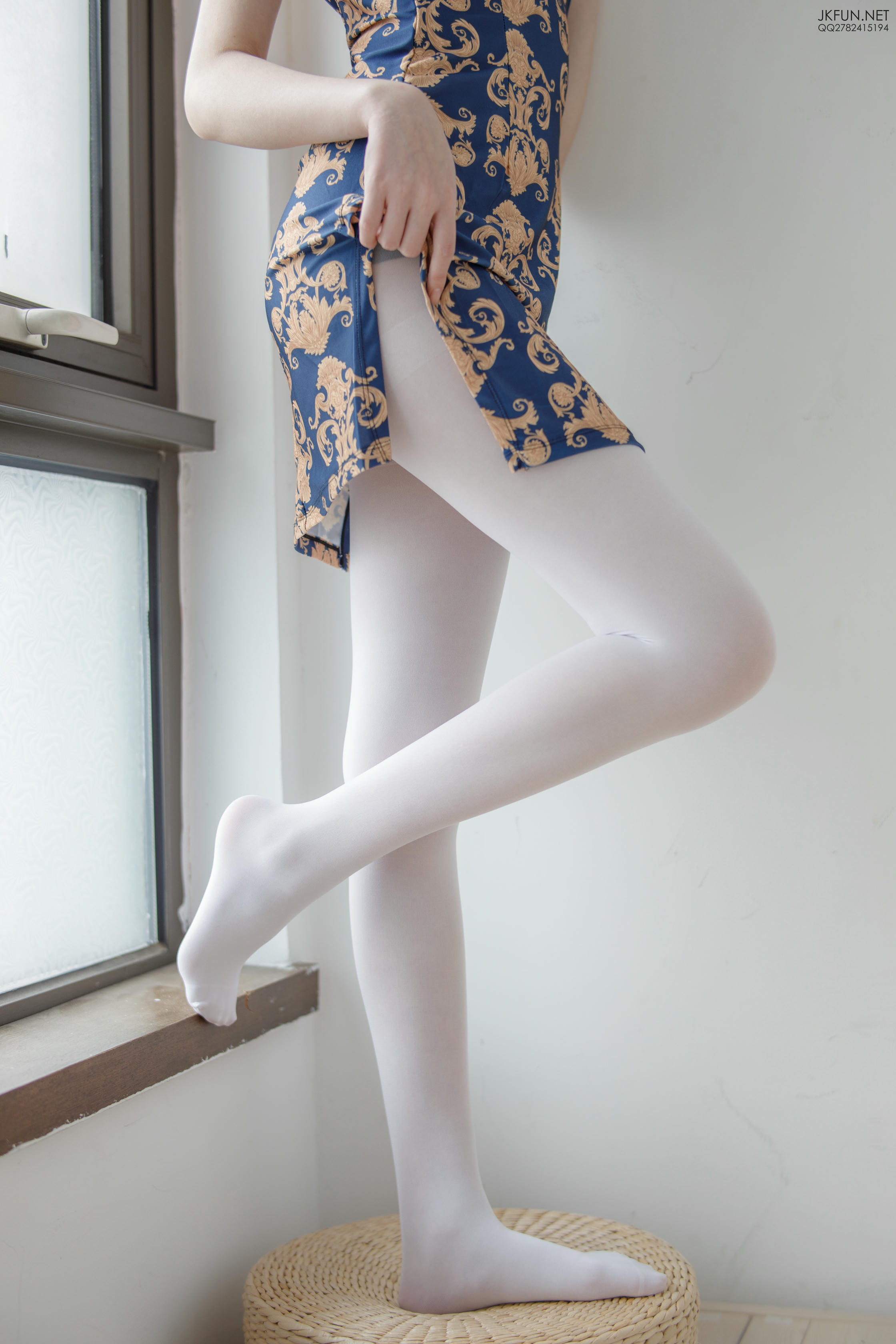 森萝财团 JKFUN-008 Aika 60D白丝 踩酱肉包 [130P1V-2.66GB]_第1集