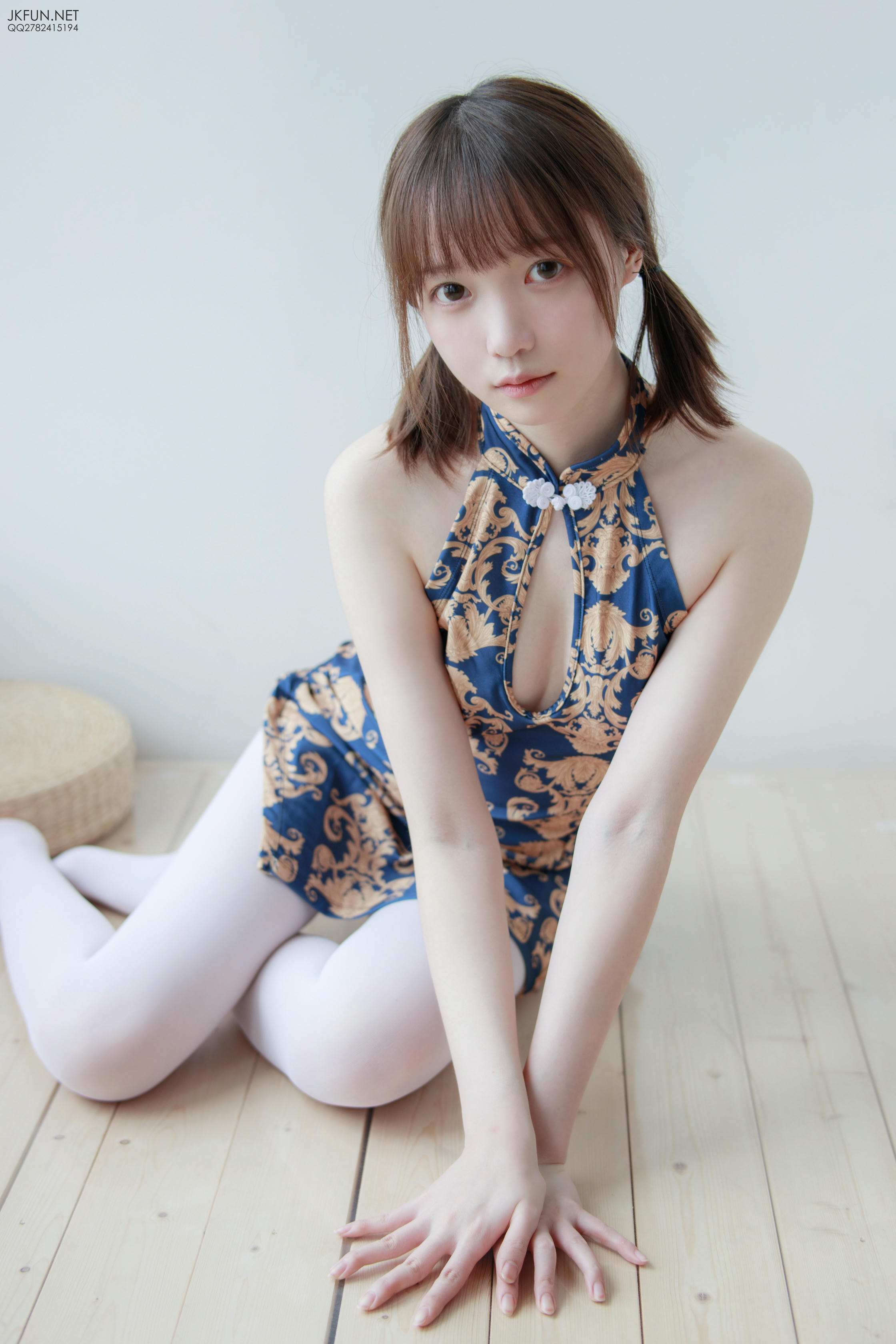 森萝财团 JKFUN-008 Aika 60D白丝 踩酱肉包 [130P1V-2.66GB]_第1集