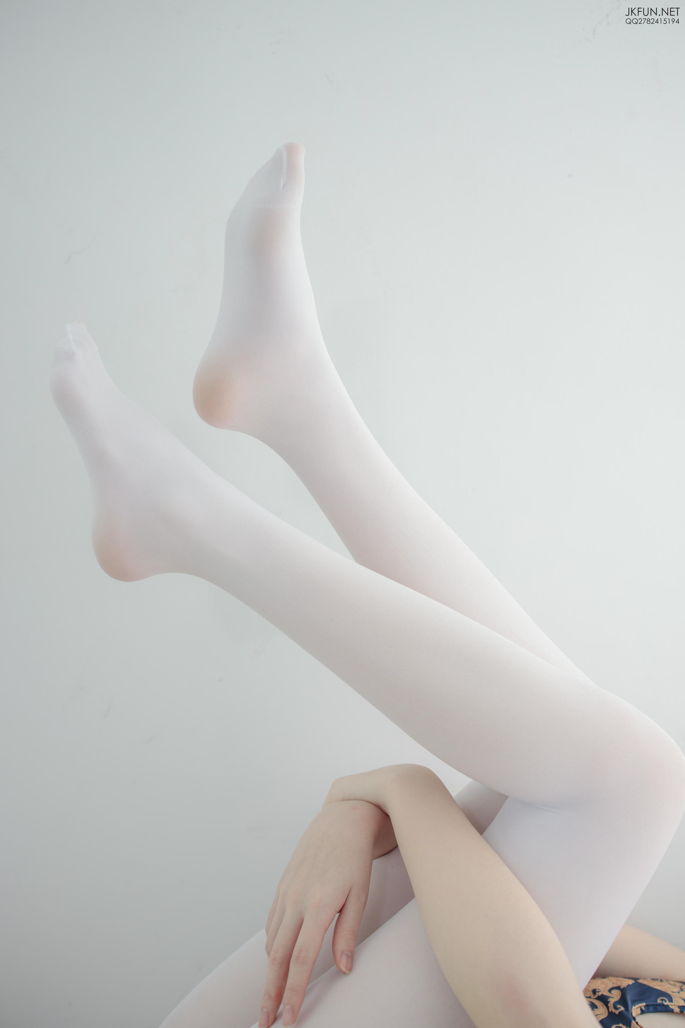 森萝财团 JKFUN-008 Aika 60D白丝 踩酱肉包 [130P1V-2.66GB]_第4集