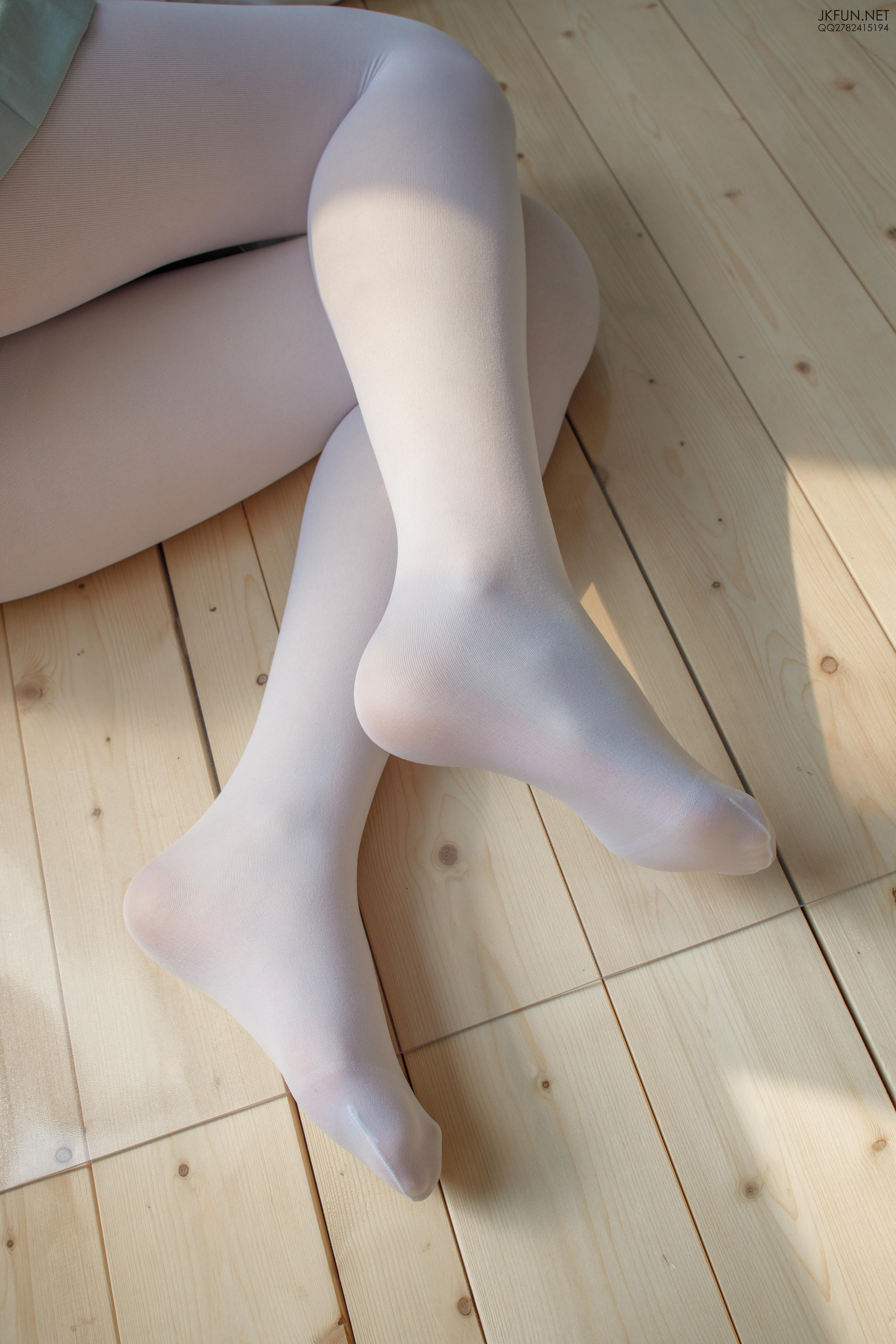 森萝财团 JKFUN-009 50D白丝按摩仪 [105P1V-3.05GB]_第2集