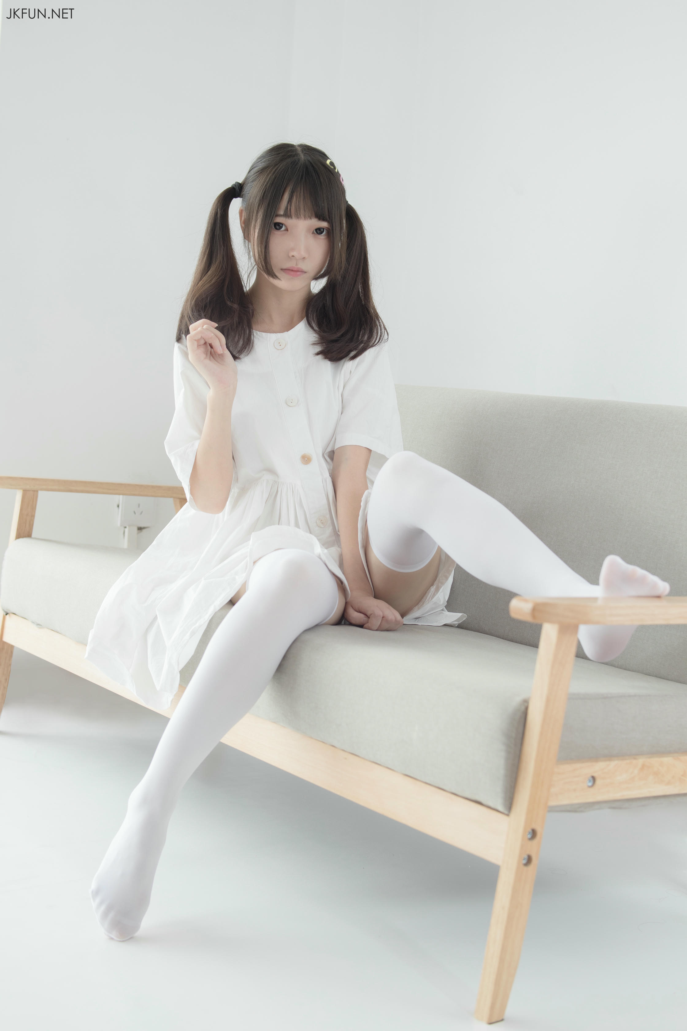 森萝财团 JKFUN-014 默陌 白衣飘飘的年代 [91P1V-2.06GB]_第1集