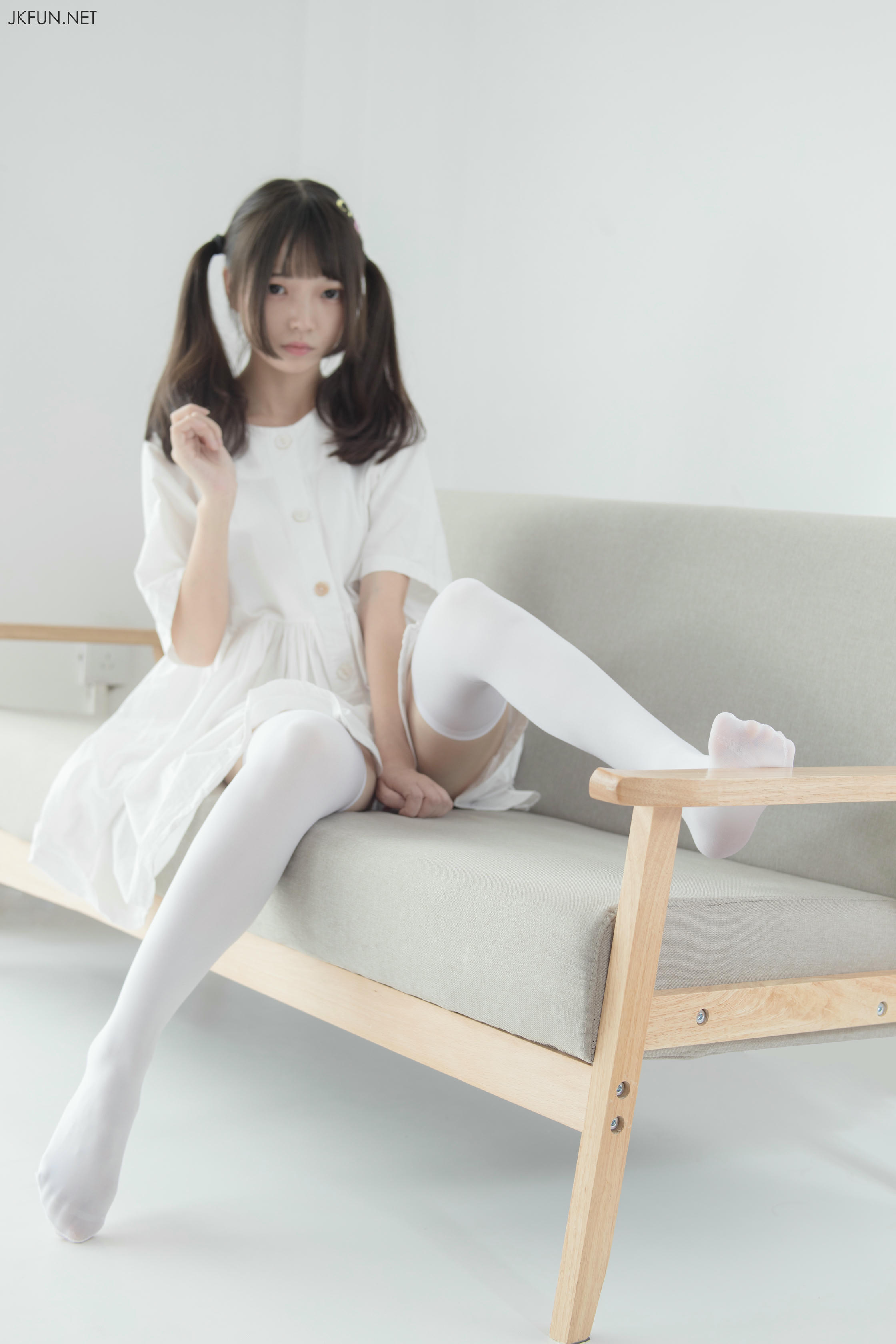 森萝财团 JKFUN-014 默陌 白衣飘飘的年代 [91P1V-2.06GB]_第1集