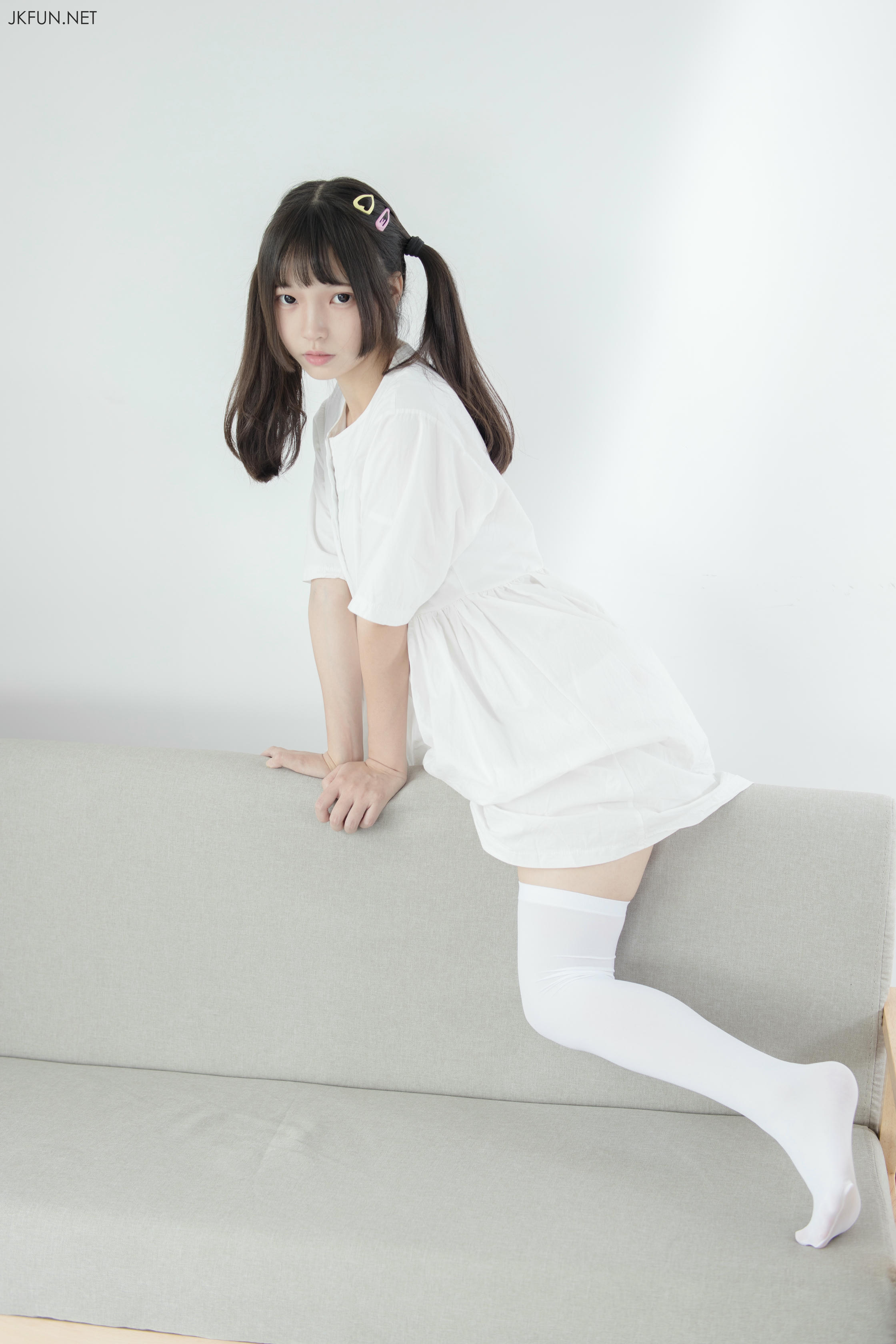 森萝财团 JKFUN-014 默陌 白衣飘飘的年代 [91P1V-2.06GB]_第1集