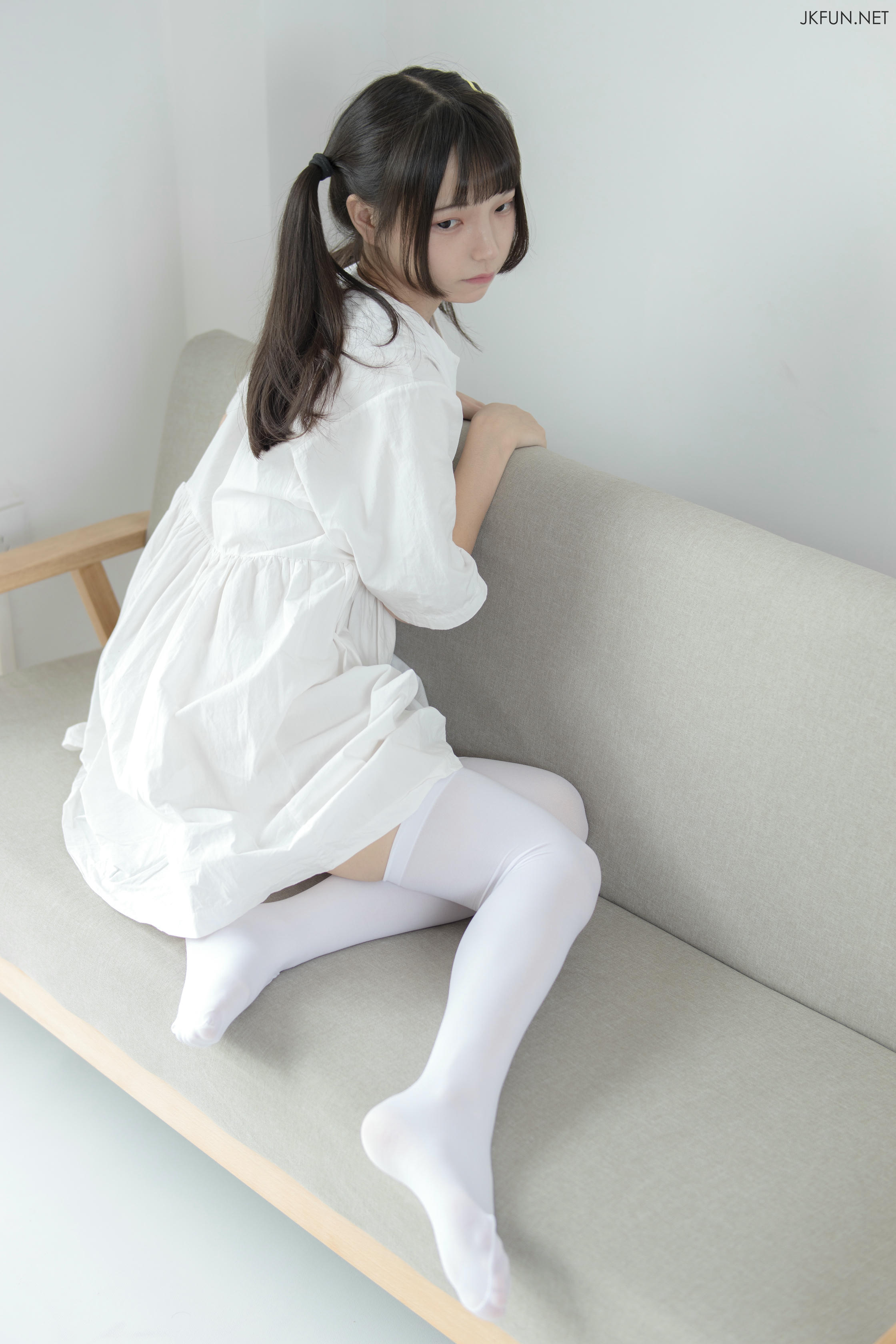 森萝财团 JKFUN-014 默陌 白衣飘飘的年代 [91P1V-2.06GB]_第2集