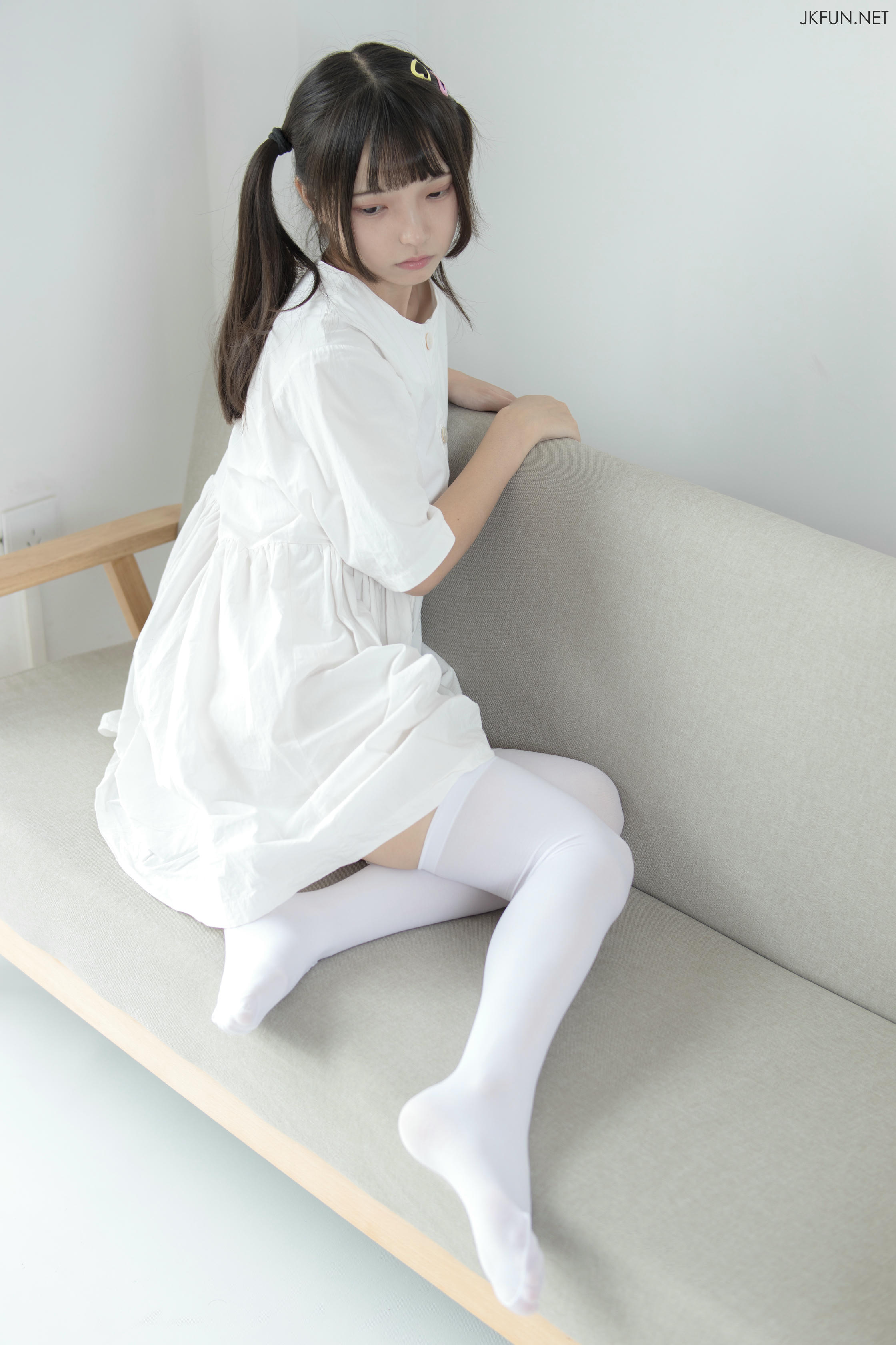 森萝财团 JKFUN-014 默陌 白衣飘飘的年代 [91P1V-2.06GB]_第2集