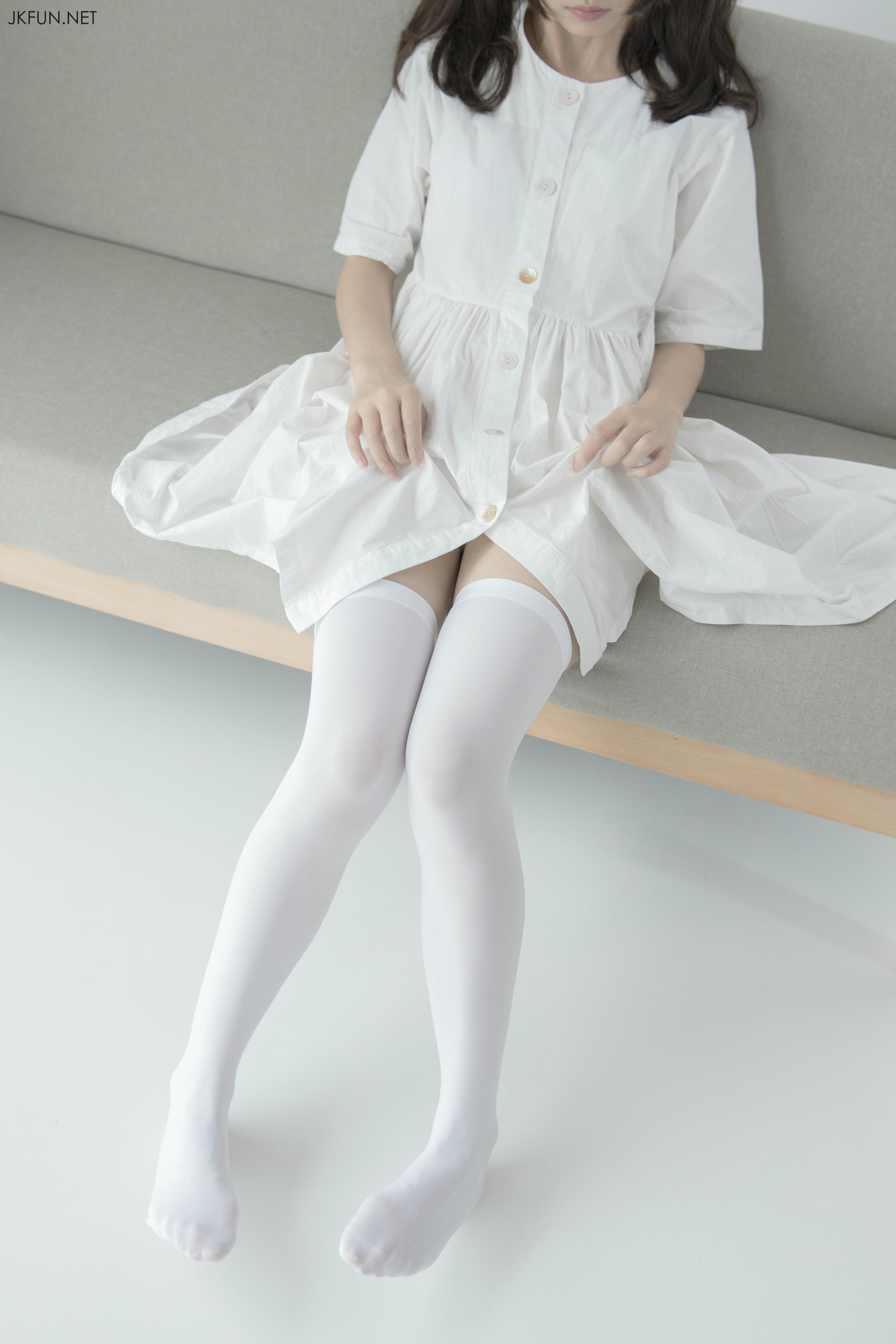 森萝财团 JKFUN-014 默陌 白衣飘飘的年代 [91P1V-2.06GB]_第1集