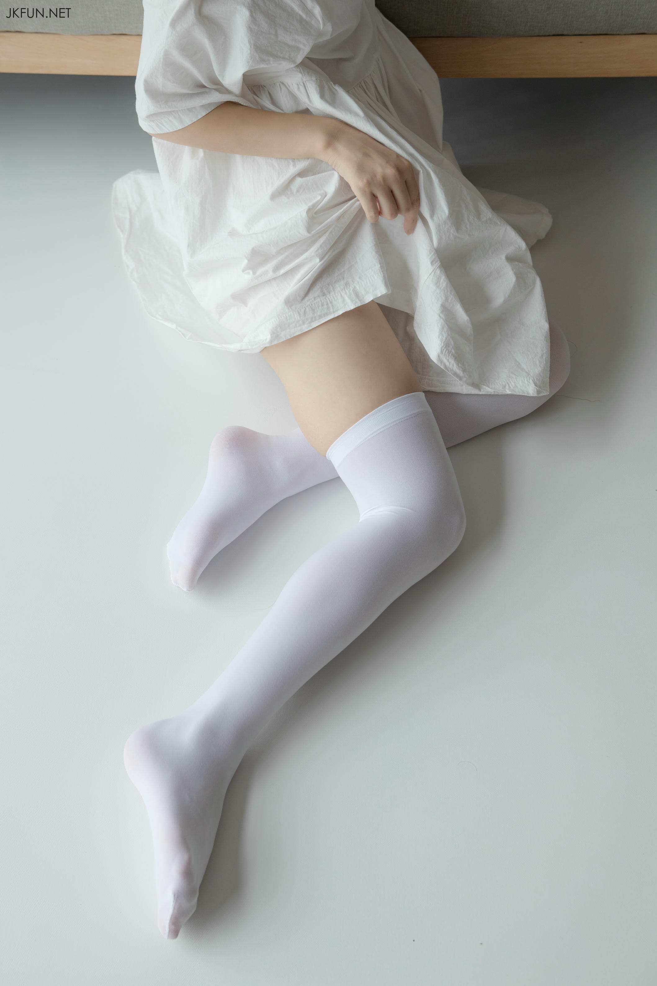 森萝财团 JKFUN-014 默陌 白衣飘飘的年代 [91P1V-2.06GB]_第4集