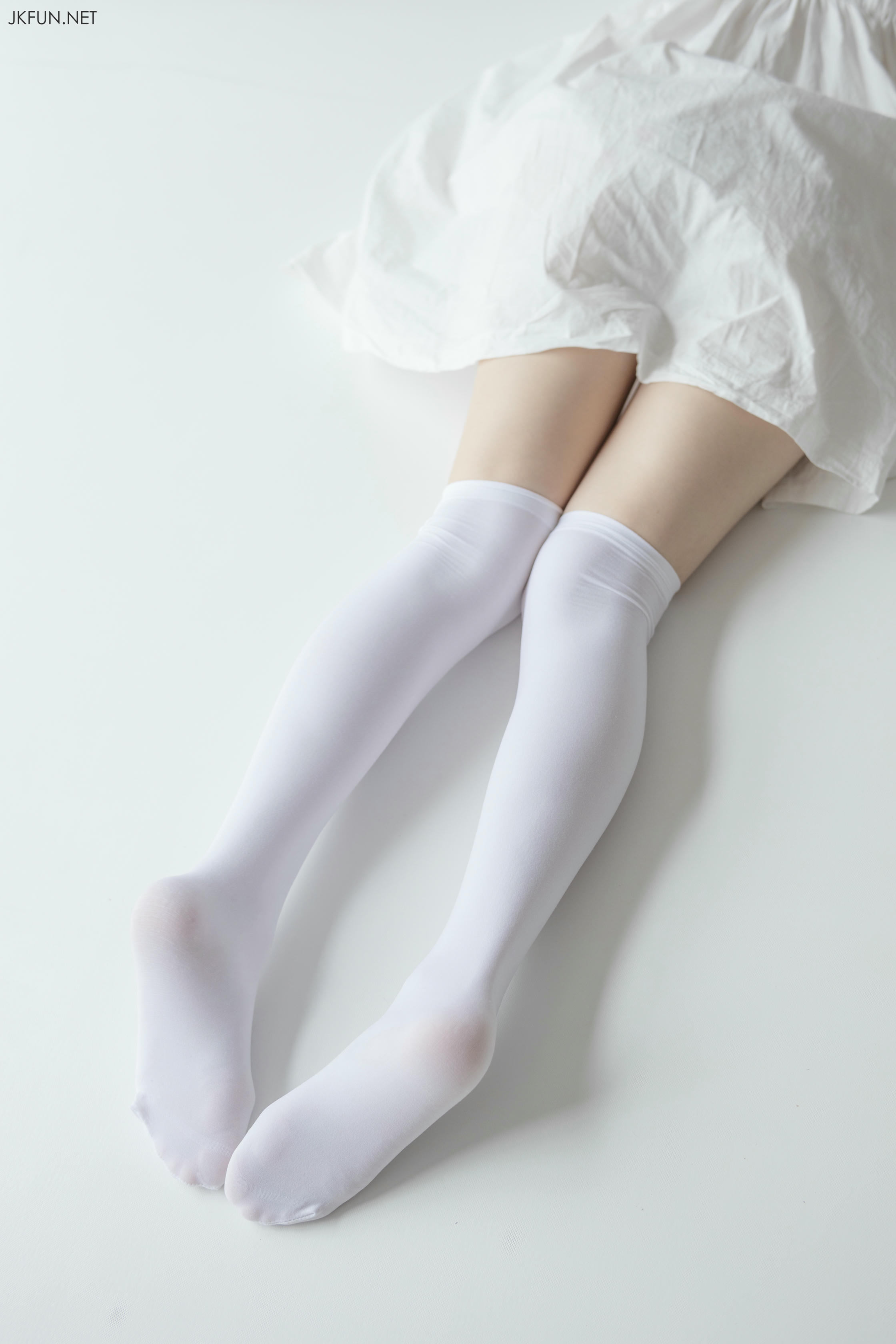 森萝财团 JKFUN-014 默陌 白衣飘飘的年代 [91P1V-2.06GB]_第4集