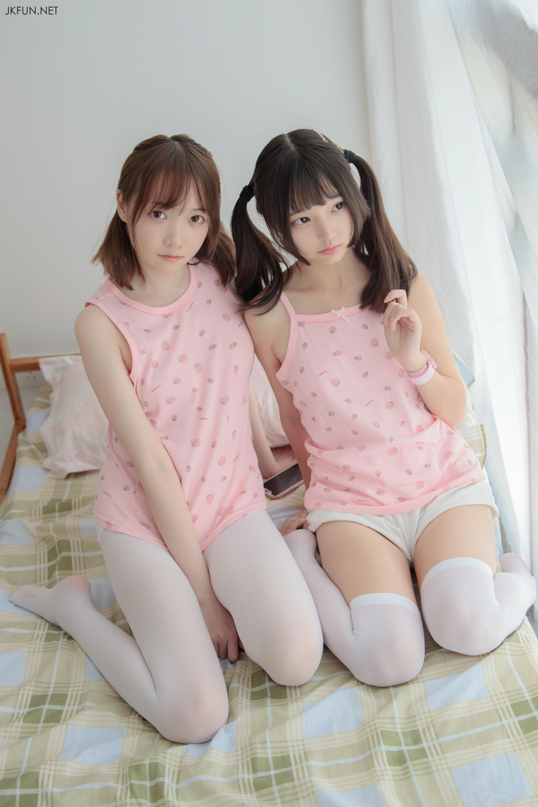 森萝财团 JKFUN-015 默陌+AIKA-过膝袜+裤袜 [88P1V-2.16G]_第4集