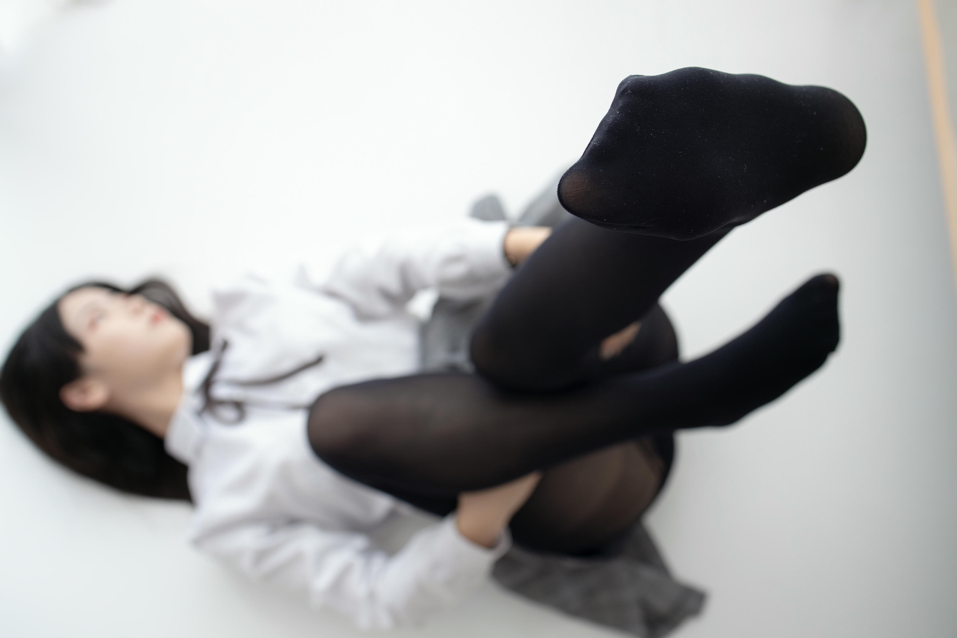 森萝财团 JKFUN-016 新人小夜 黑丝 [80P+1V／1.56G]_第2集