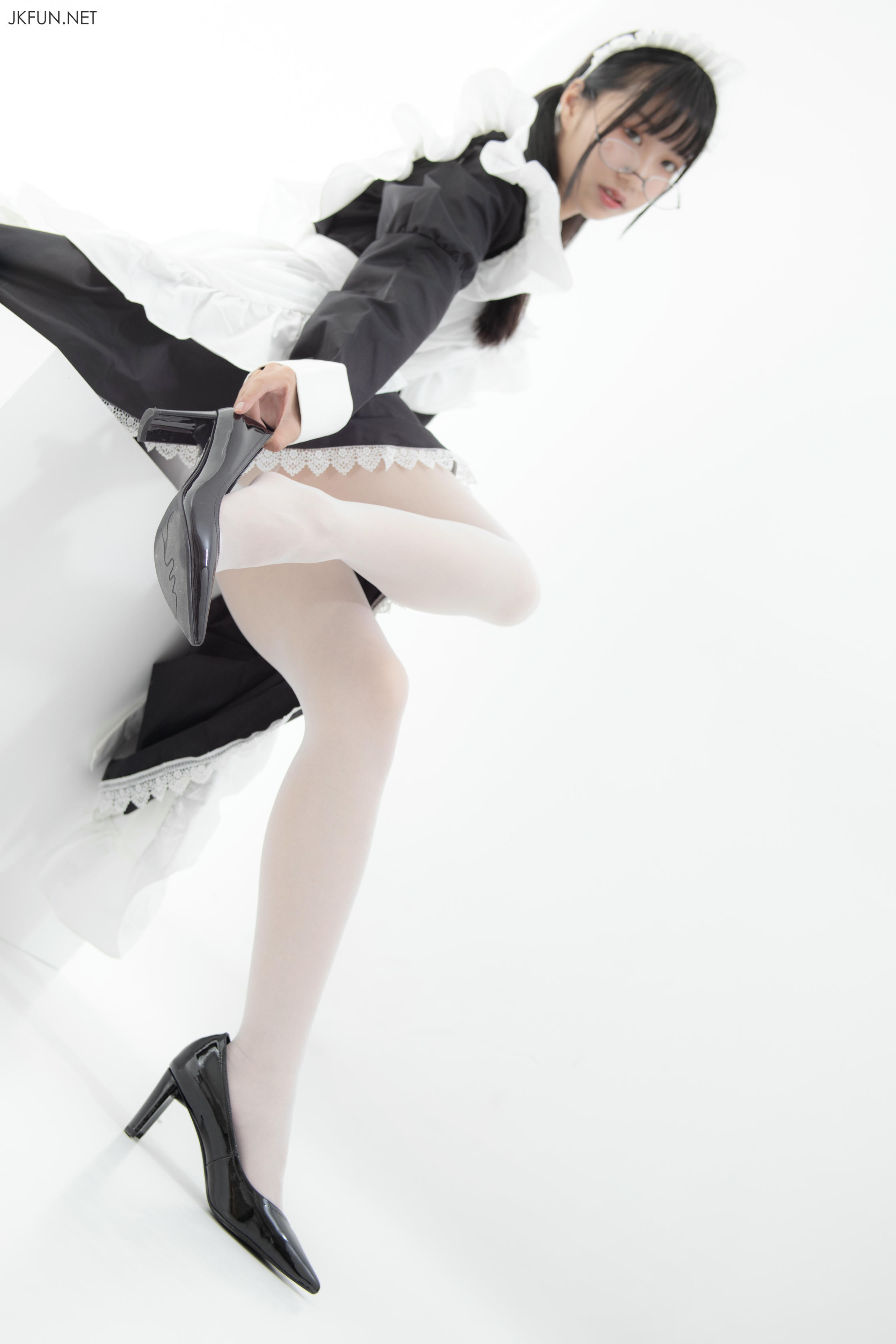 森萝财团 JKFUN-017 小梓 15D超薄白丝 [127P+1V／2.32G]_第1集