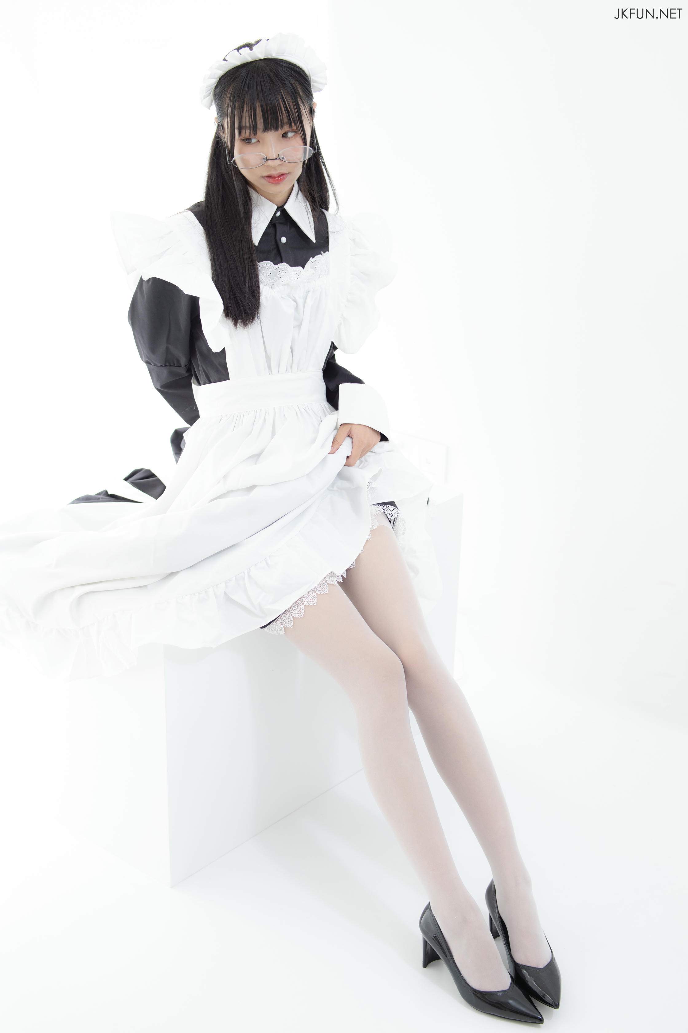 森萝财团 JKFUN-017 小梓 15D超薄白丝 [127P+1V／2.32G]_第1集