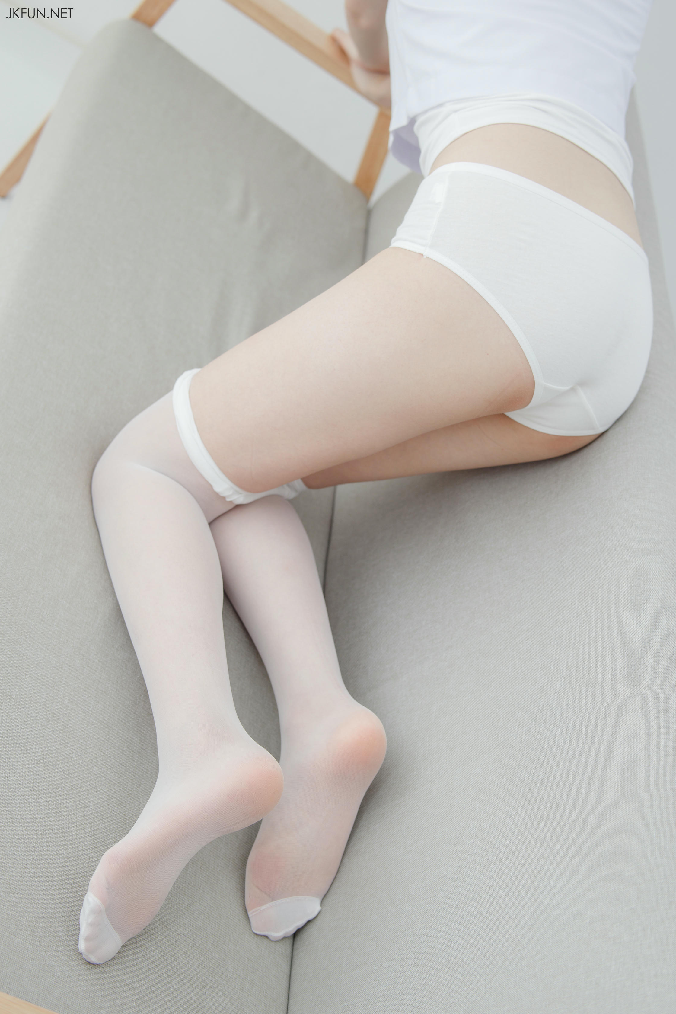 森萝财团 JKFUN-018 小青 15D超薄白丝 R16 [108P+1V／2.1G]_第5集