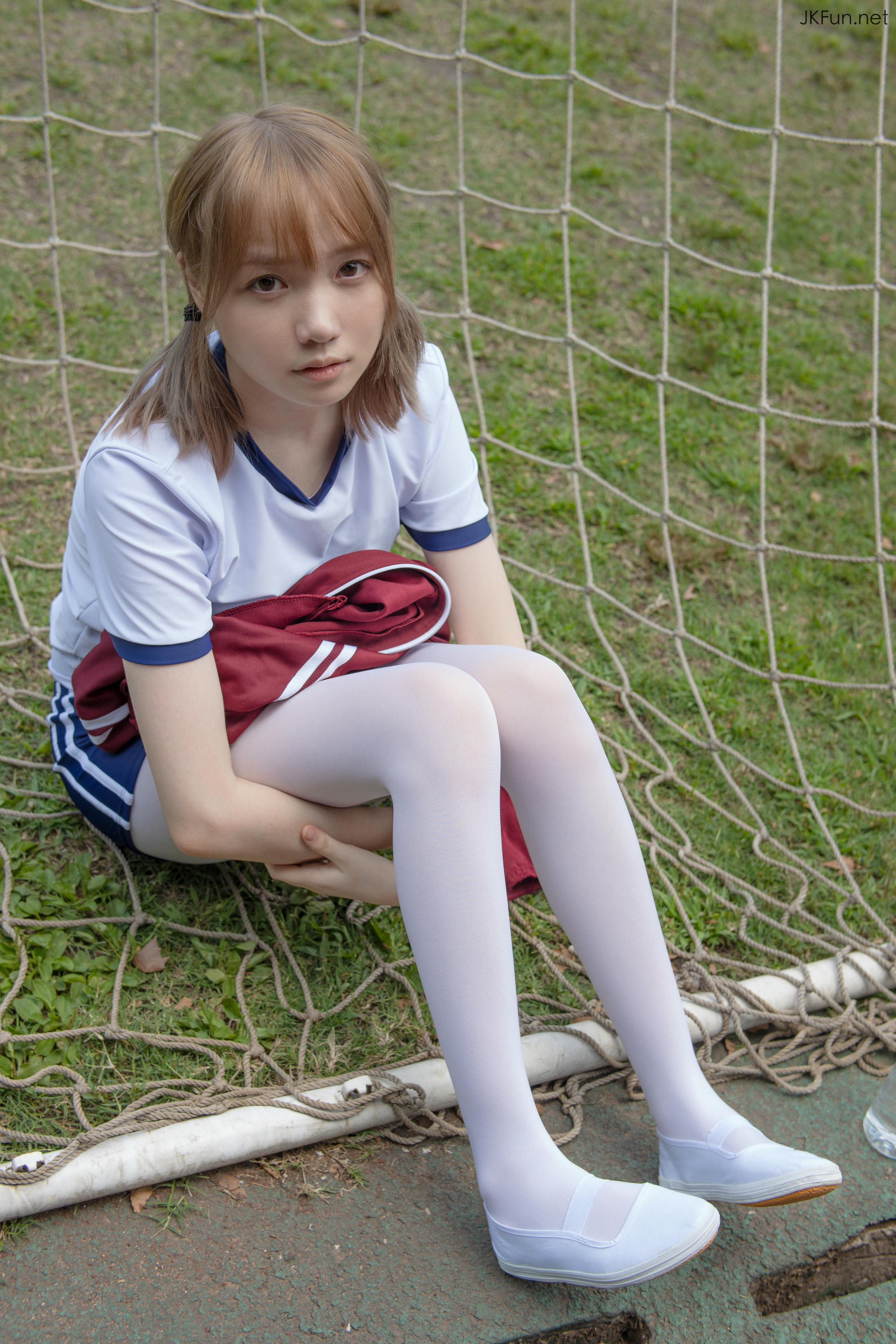 森萝财团 JKFUN-019 Aika 80D白丝外景体操服 [107P+1V／2.4G]_第3集