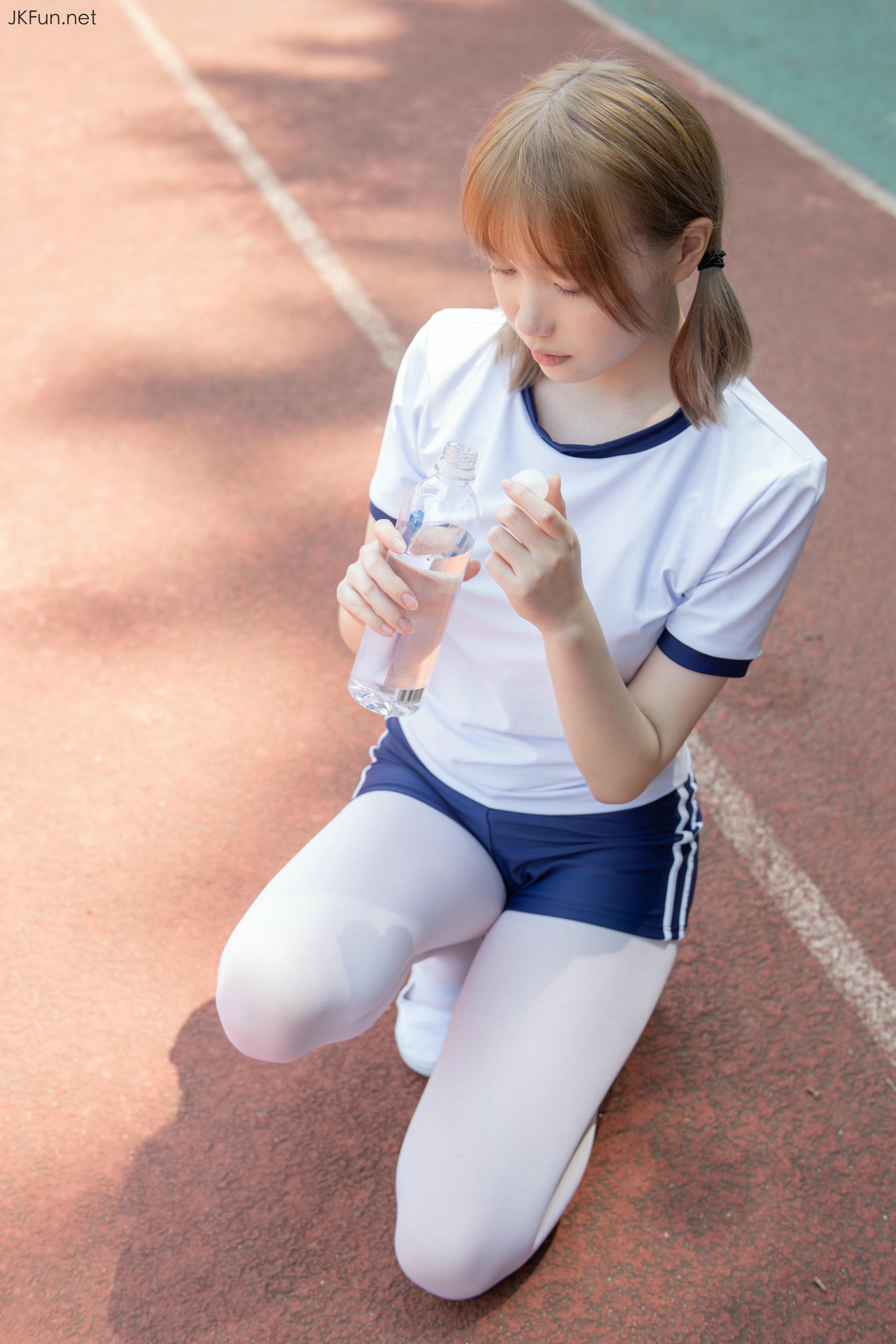 森萝财团 JKFUN-019 Aika 80D白丝外景体操服 [107P+1V／2.4G]_第3集