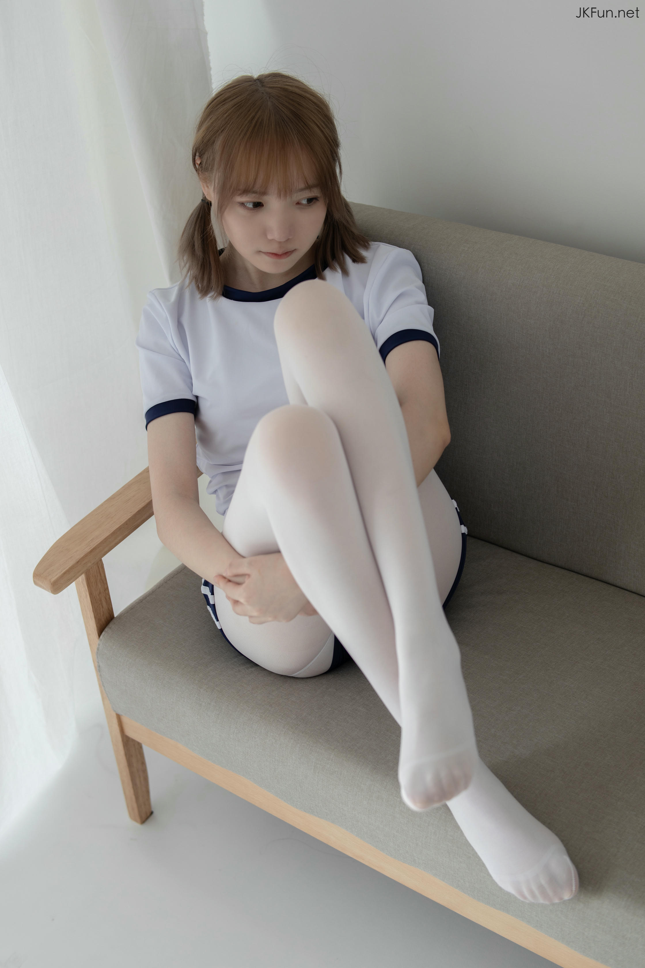 森萝财团 JKFUN-019 Aika 80D白丝外景体操服 [107P+1V／2.4G]_第5集