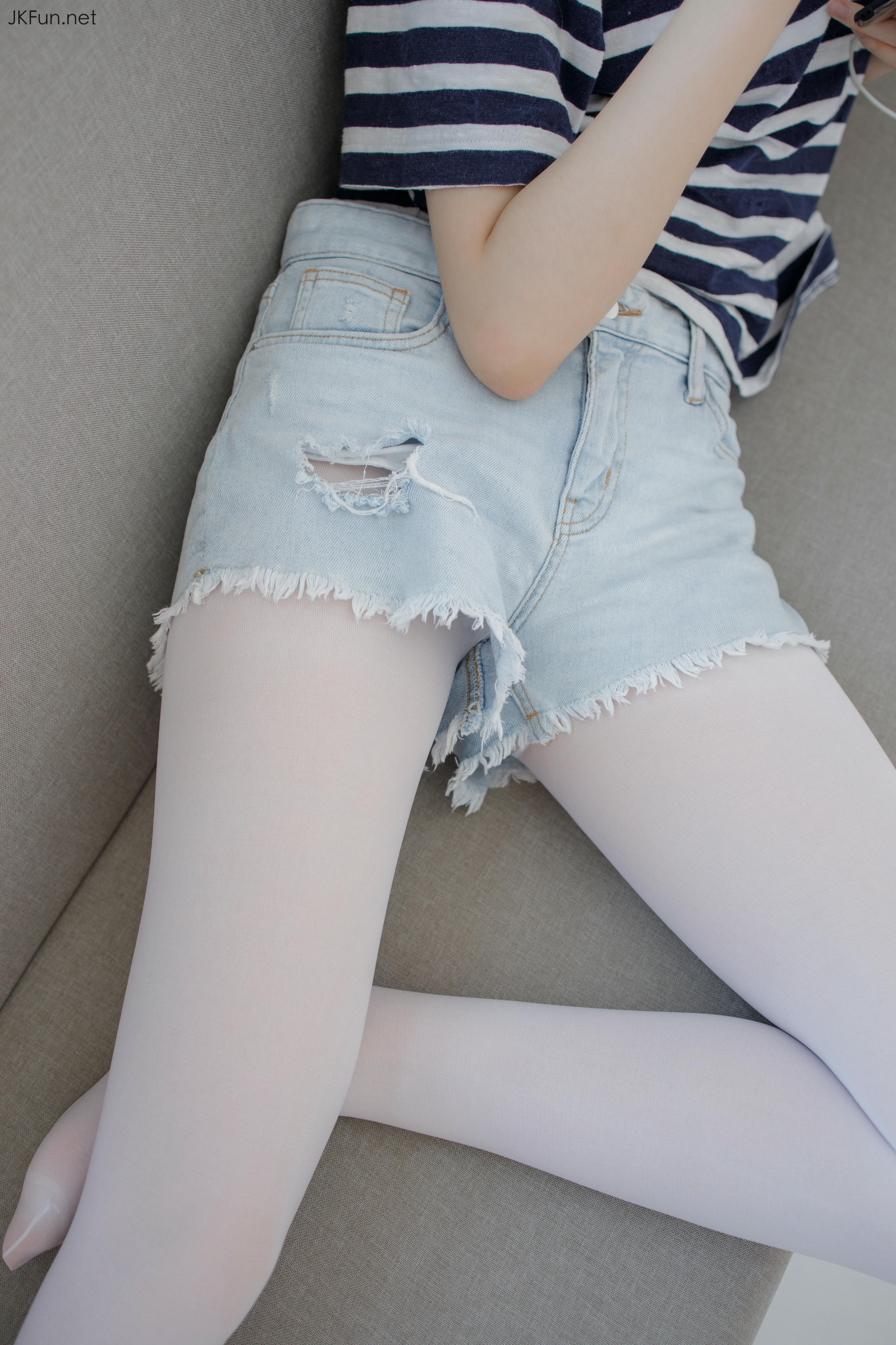森萝财团 JKFUN-020 Aika 80D白丝牛仔热裤 [98P+1V／2.29G]_第3集