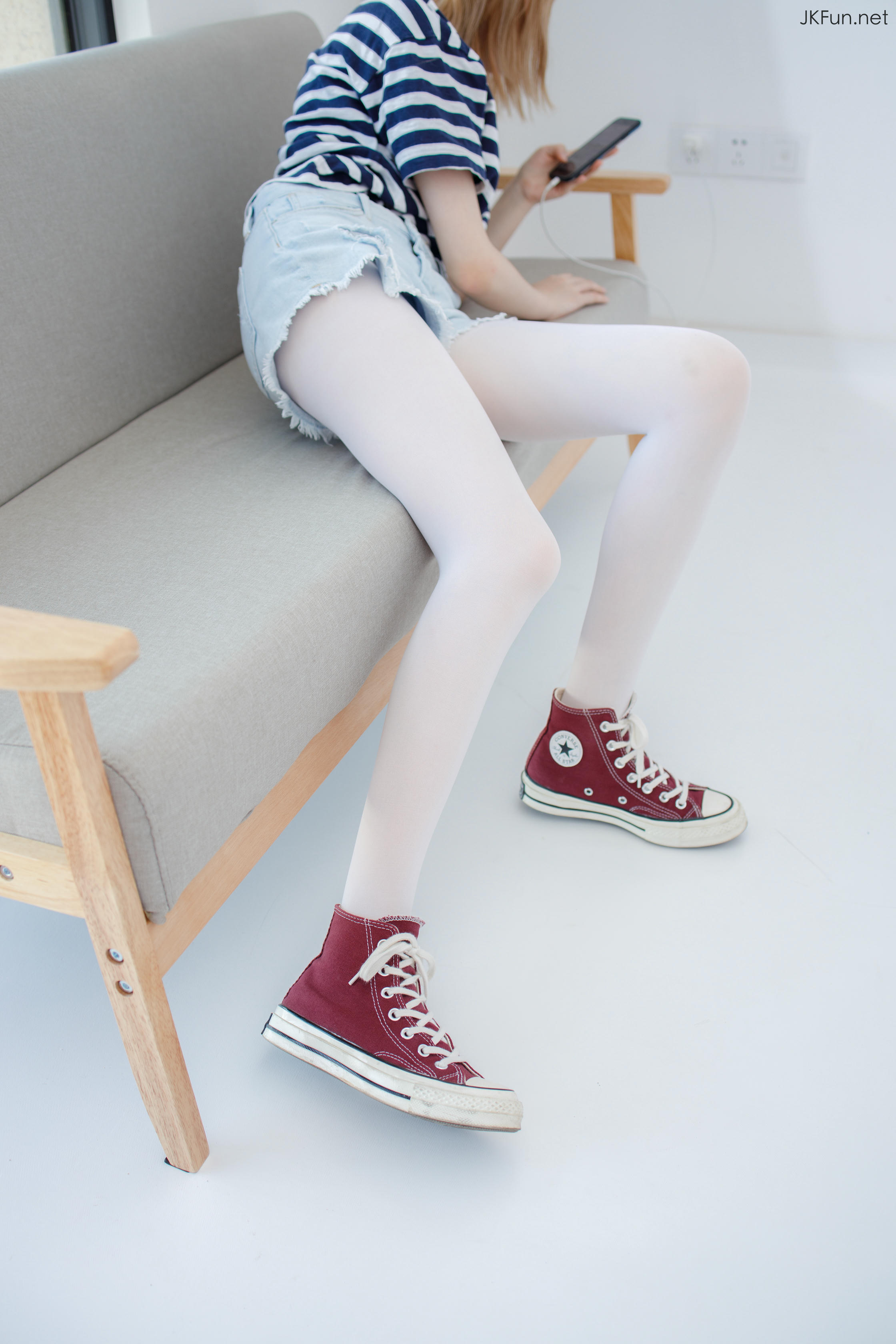 森萝财团 JKFUN-020 Aika 80D白丝牛仔热裤 [98P+1V／2.29G]_第1集