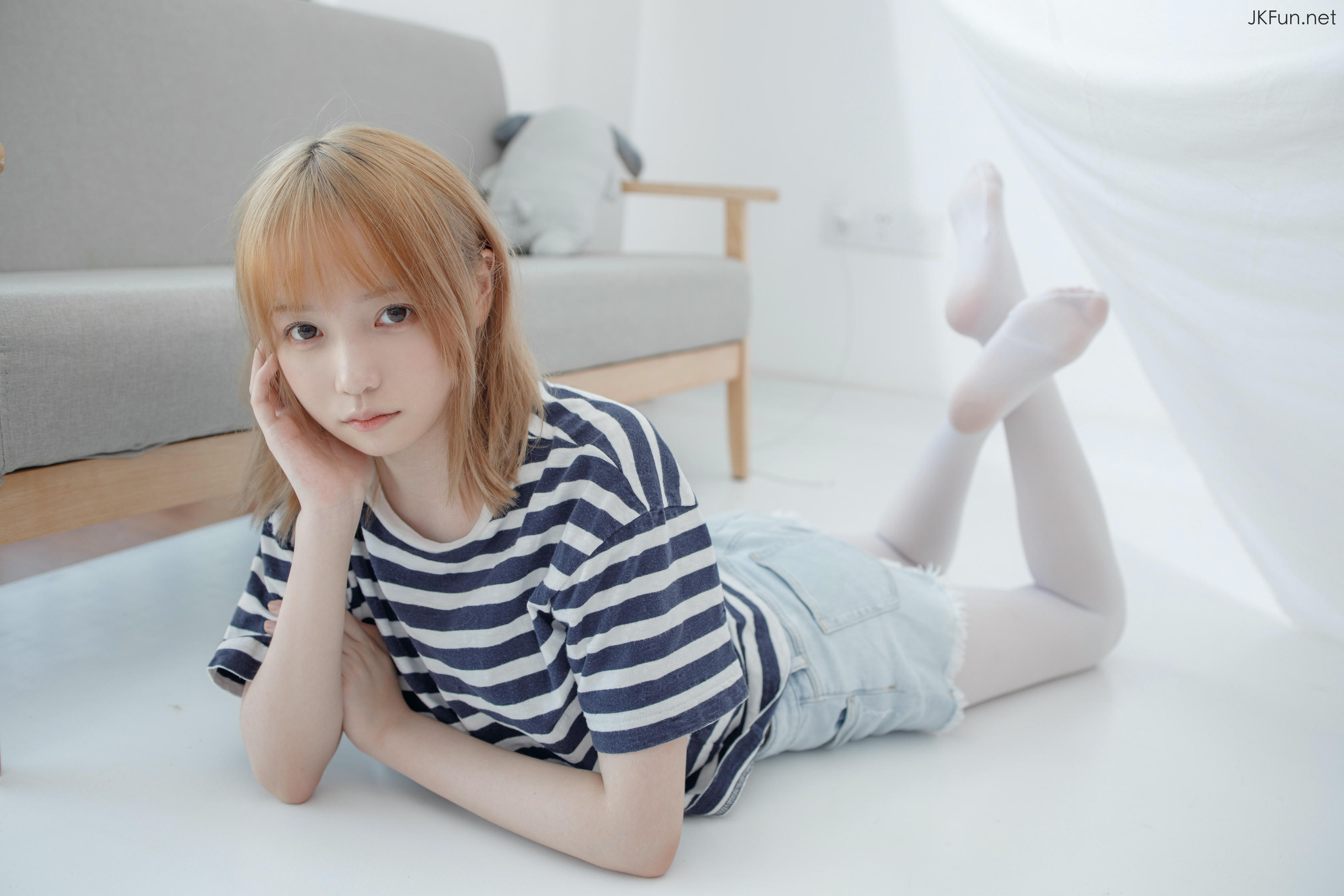 森萝财团 JKFUN-020 Aika 80D白丝牛仔热裤 [98P+1V／2.29G]_第4集