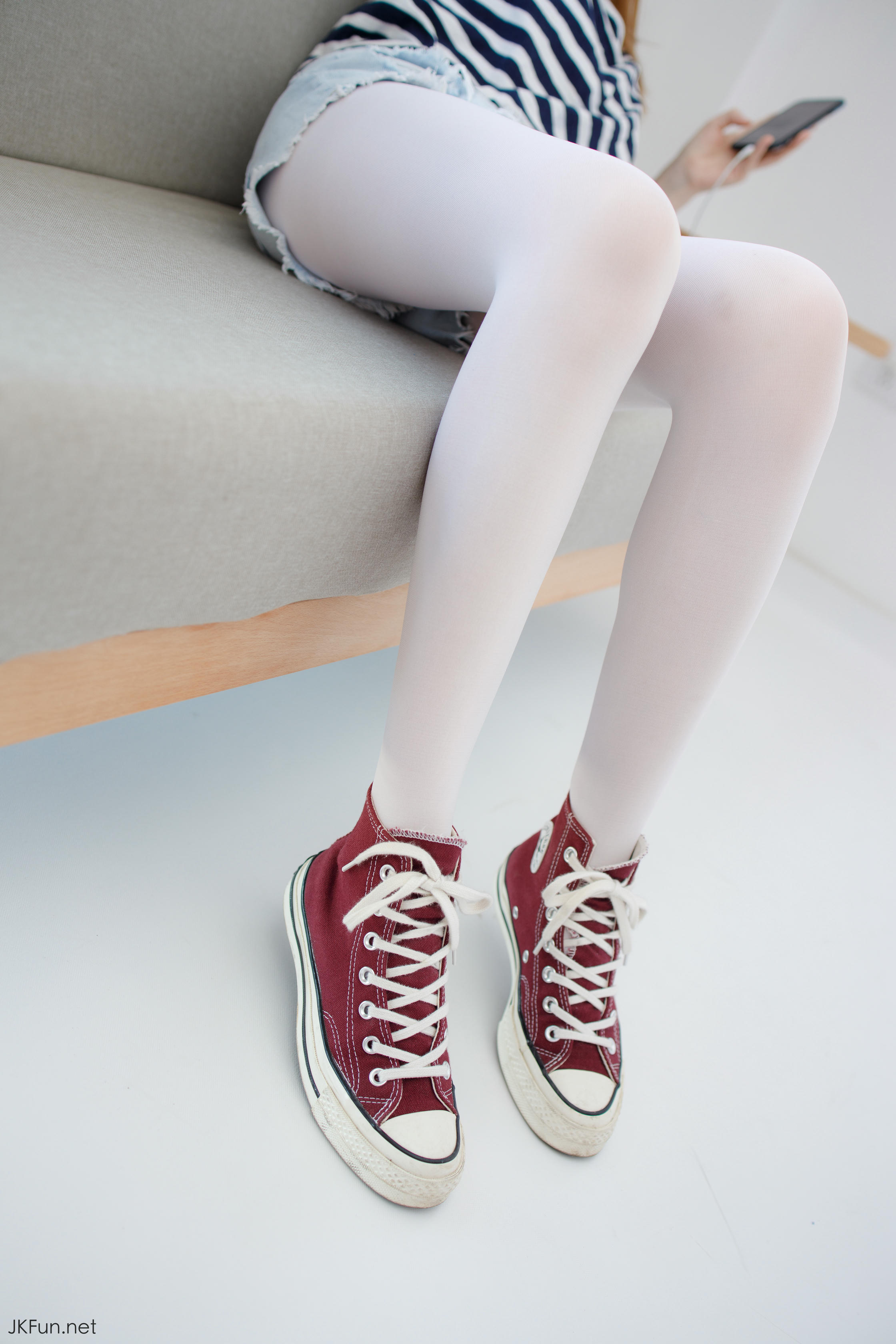 森萝财团 JKFUN-020 Aika 80D白丝牛仔热裤 [98P+1V／2.29G]_第1集