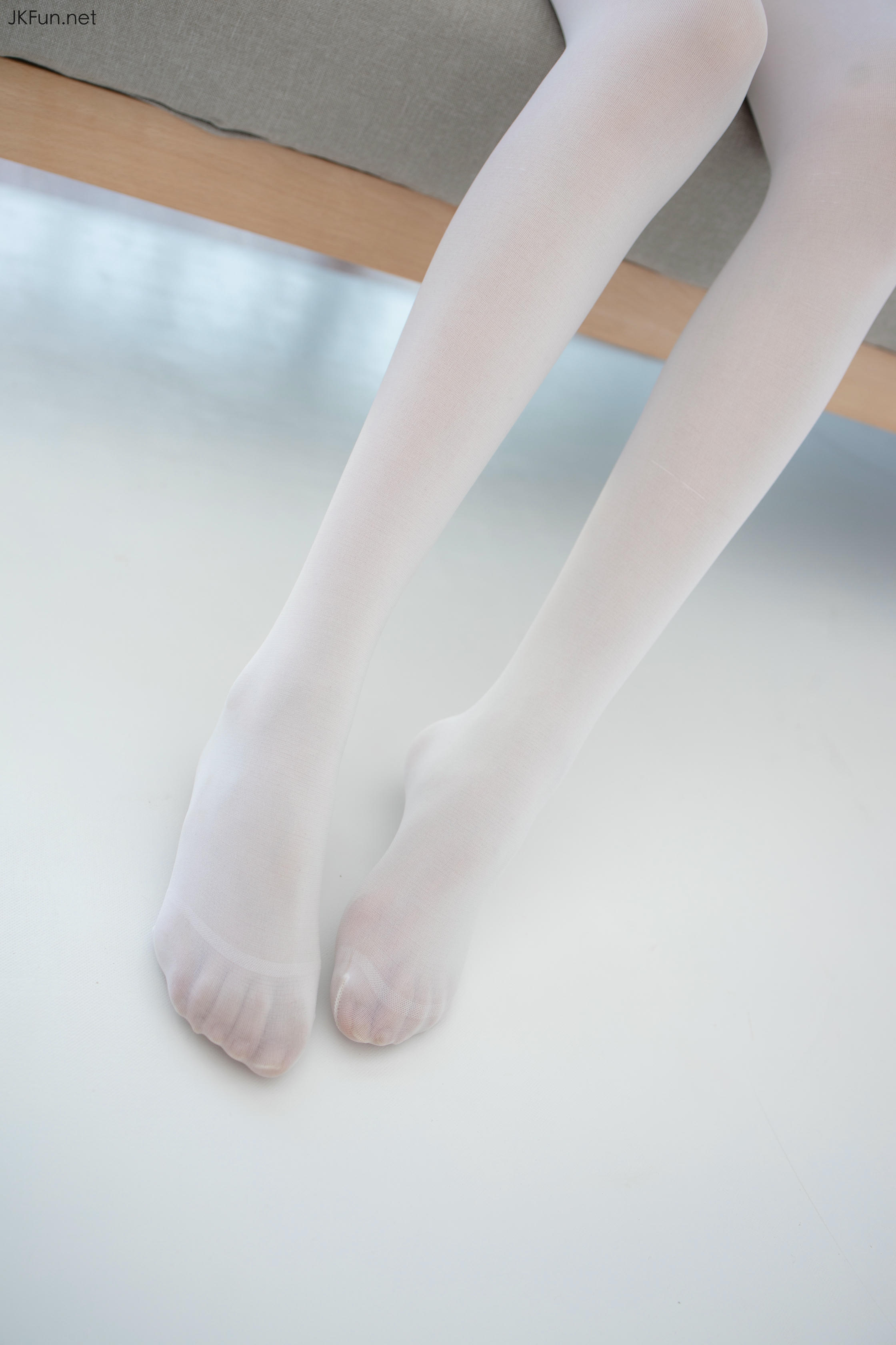 森萝财团 JKFUN-020 Aika 80D白丝牛仔热裤 [98P+1V／2.29G]_第5集
