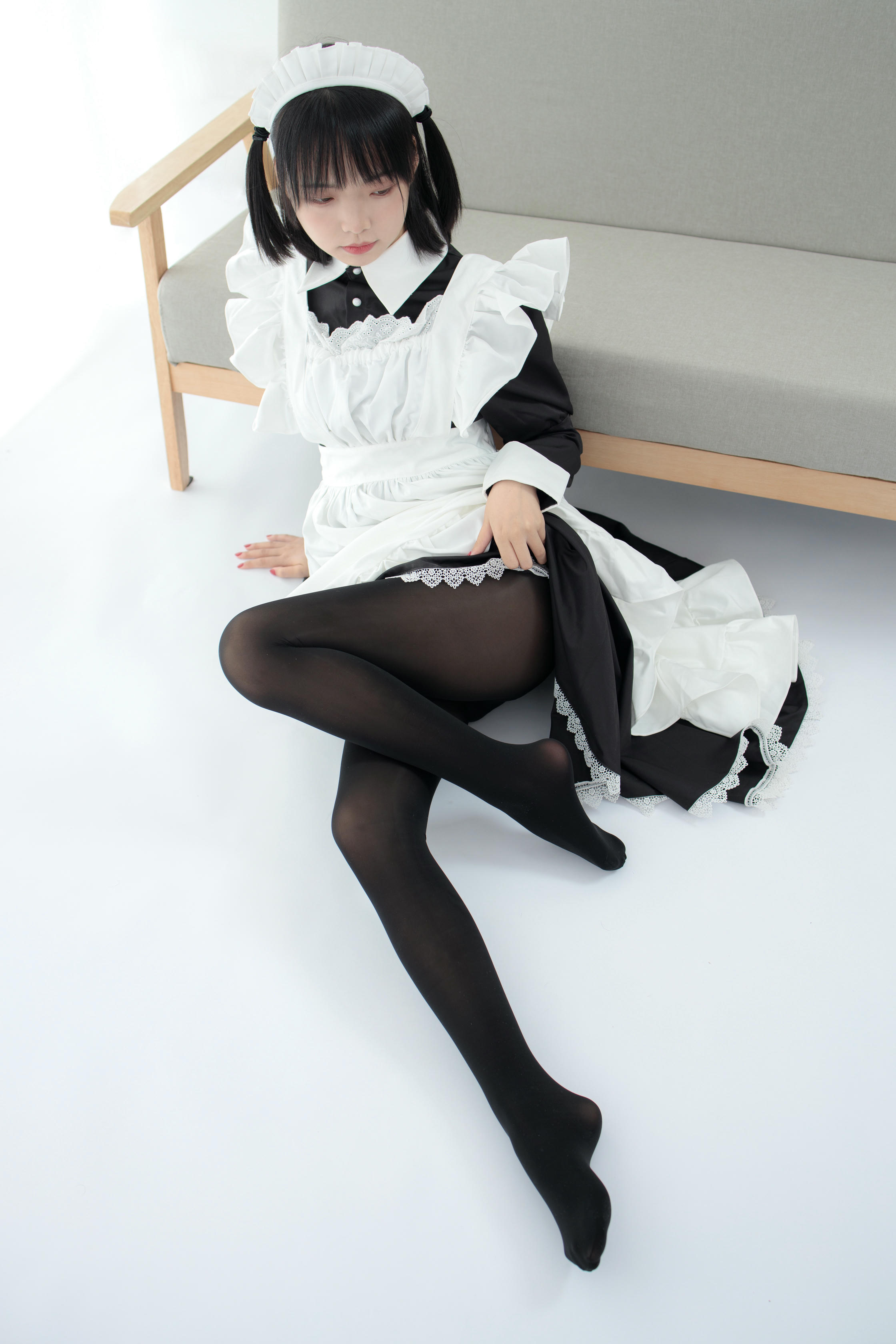 森萝财团 JKFUN-029 卉子 80D黑丝 踩物女仆 [67P+1V／3.16G]_第2集